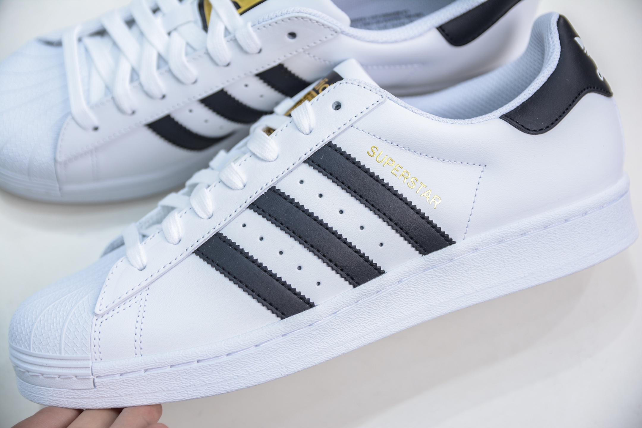 Adidas Originals Superstar Classic White/Black Leather Upper Unisex Sneakers 7 i1742483045782 8692 0 6