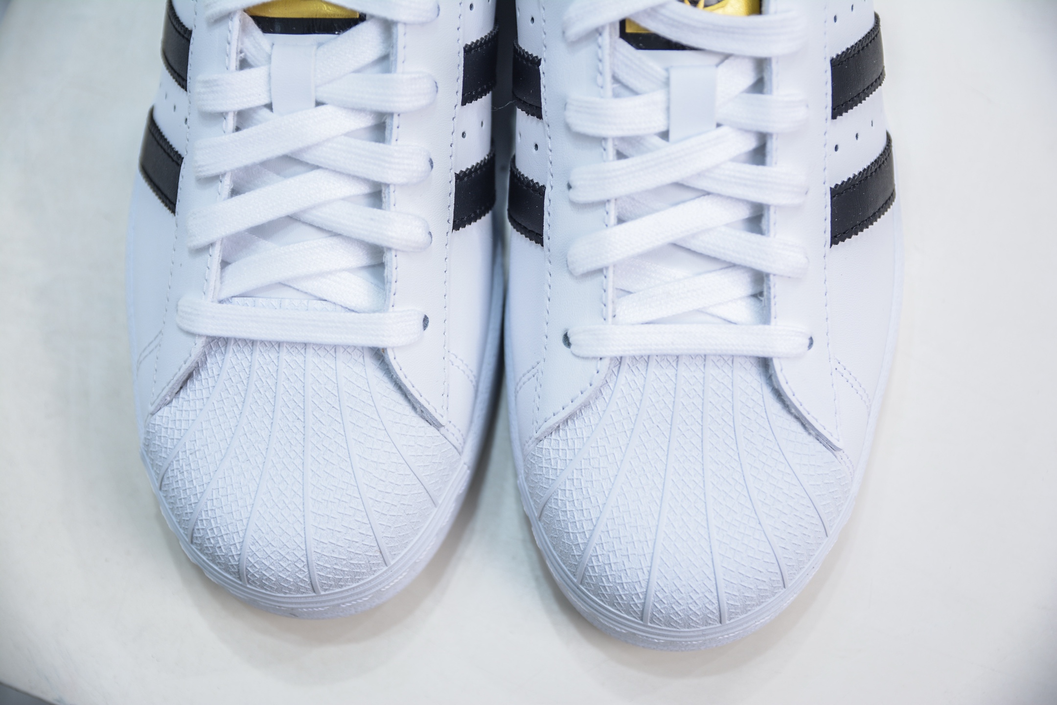 Adidas Originals Superstar Classic White/Black Leather Upper Unisex Sneakers 9 i1742483045790 1809 0 8
