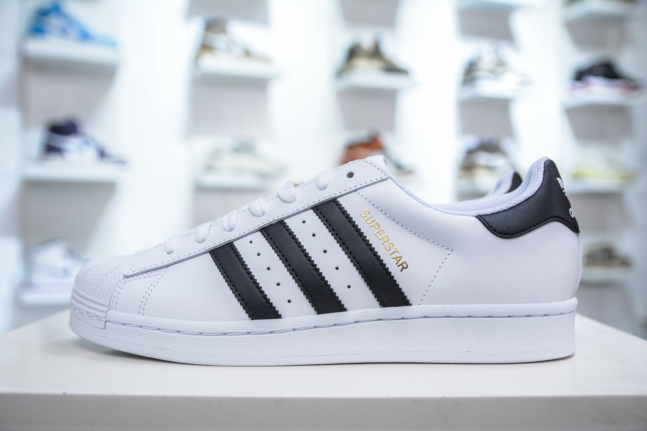 Adidas Originals Superstar Classic White/Black Leather Upper Unisex Sneakers 1 i1742483047446 7082 0 0