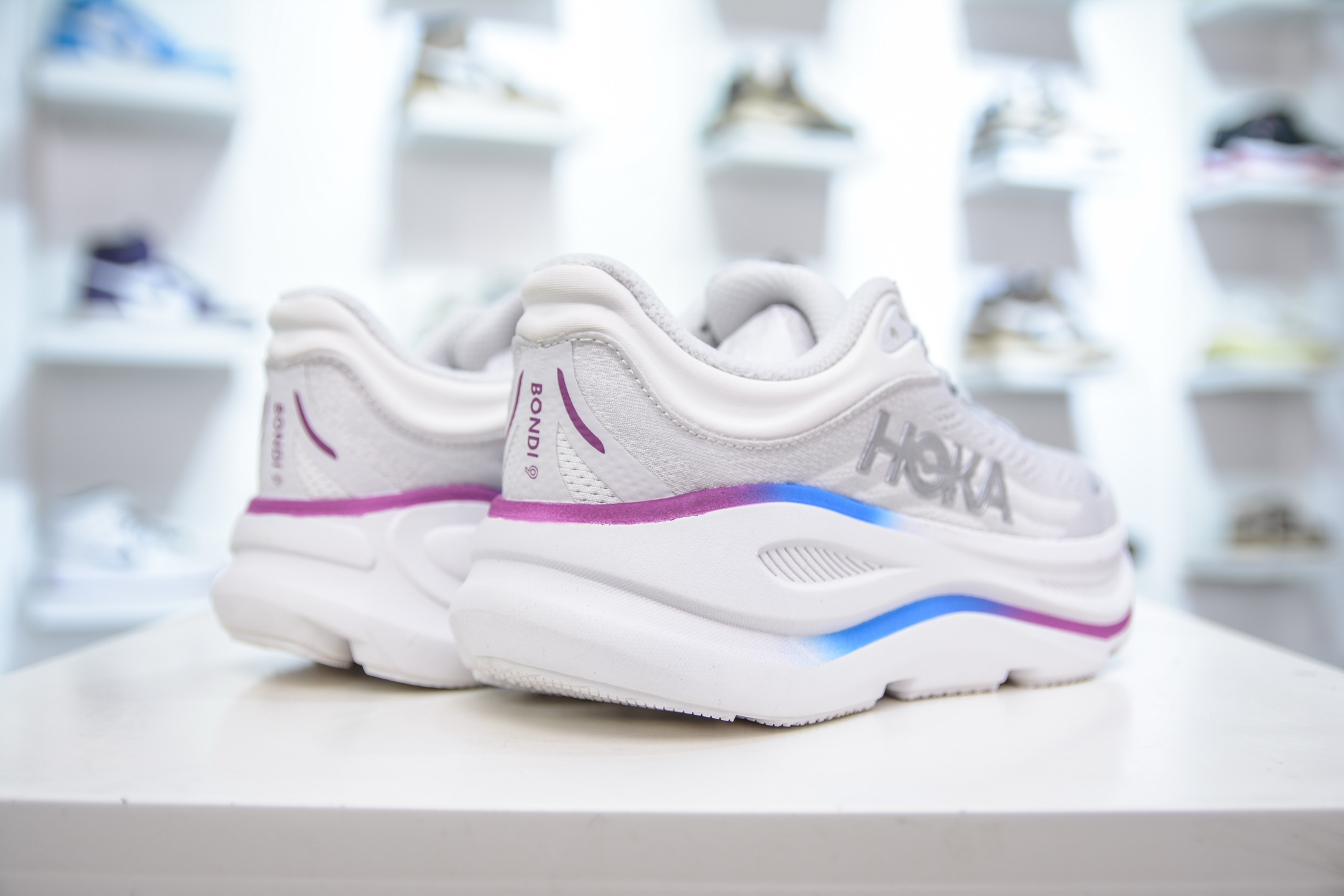 200   HOKA One One Clifton 9 Low  1162012/CYWH