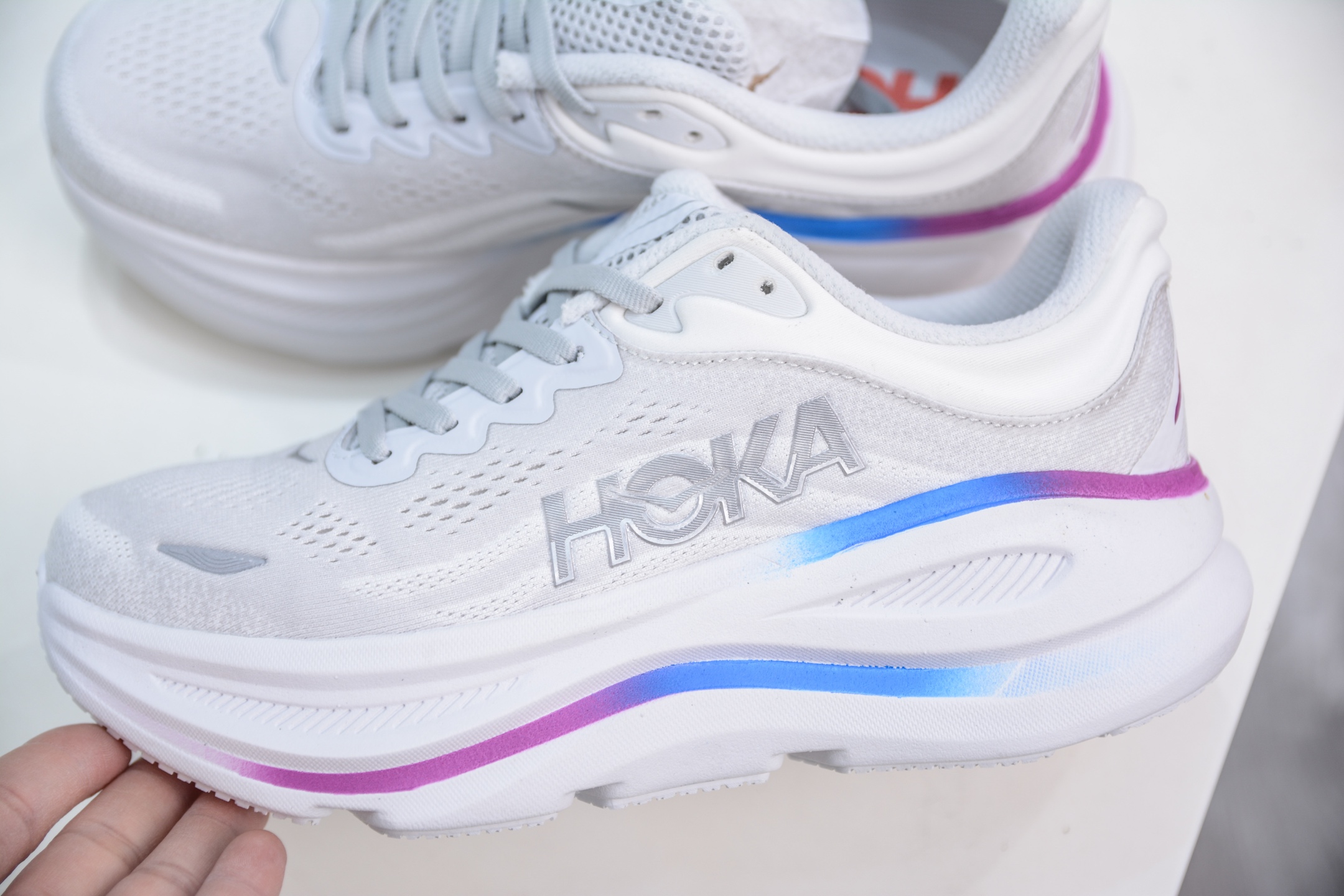 200   HOKA One One Clifton 9 Low  1162012/CYWH