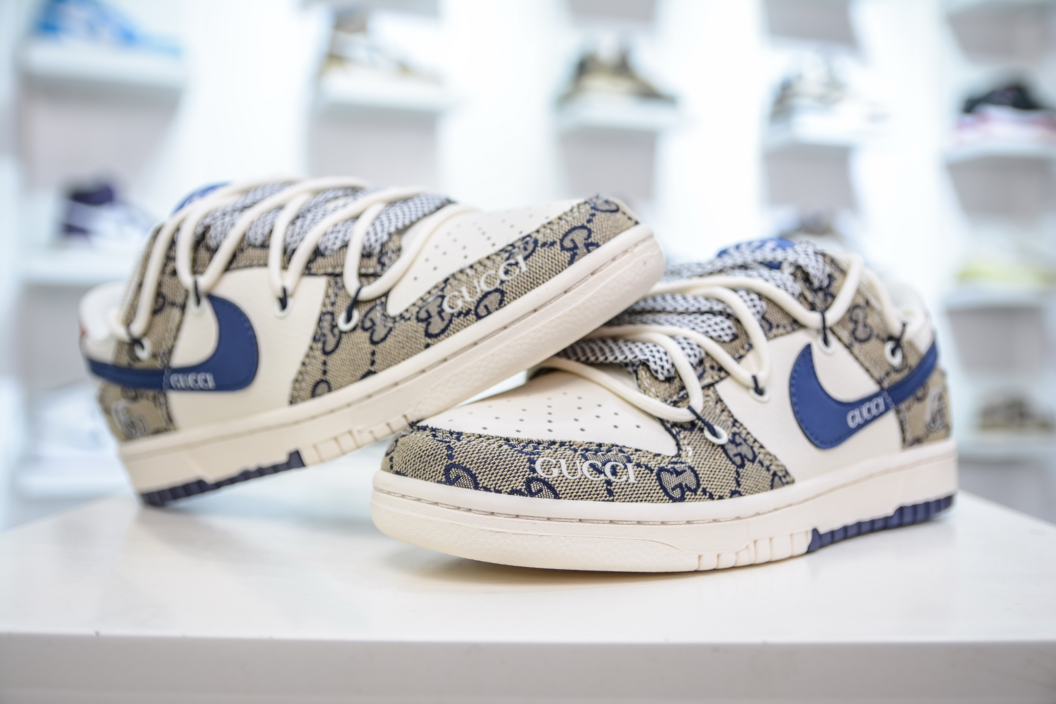 300  Nike SB Dunk Low x GUCCI 古驰联名-绑带织布蓝勾  SJ2068-317