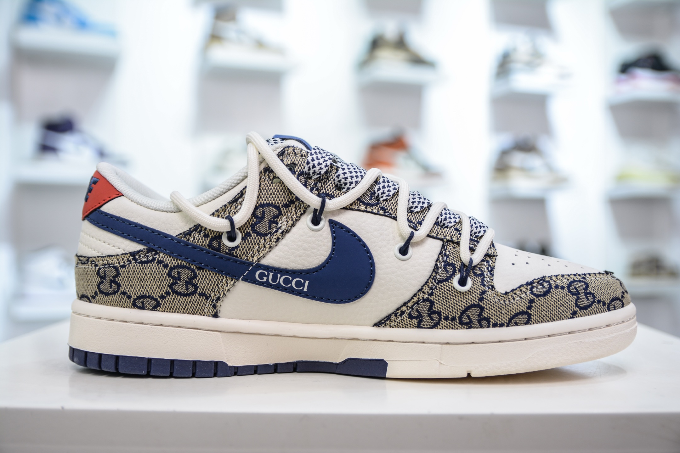 300  Nike SB Dunk Low x GUCCI 古驰联名-绑带织布蓝勾  SJ2068-317