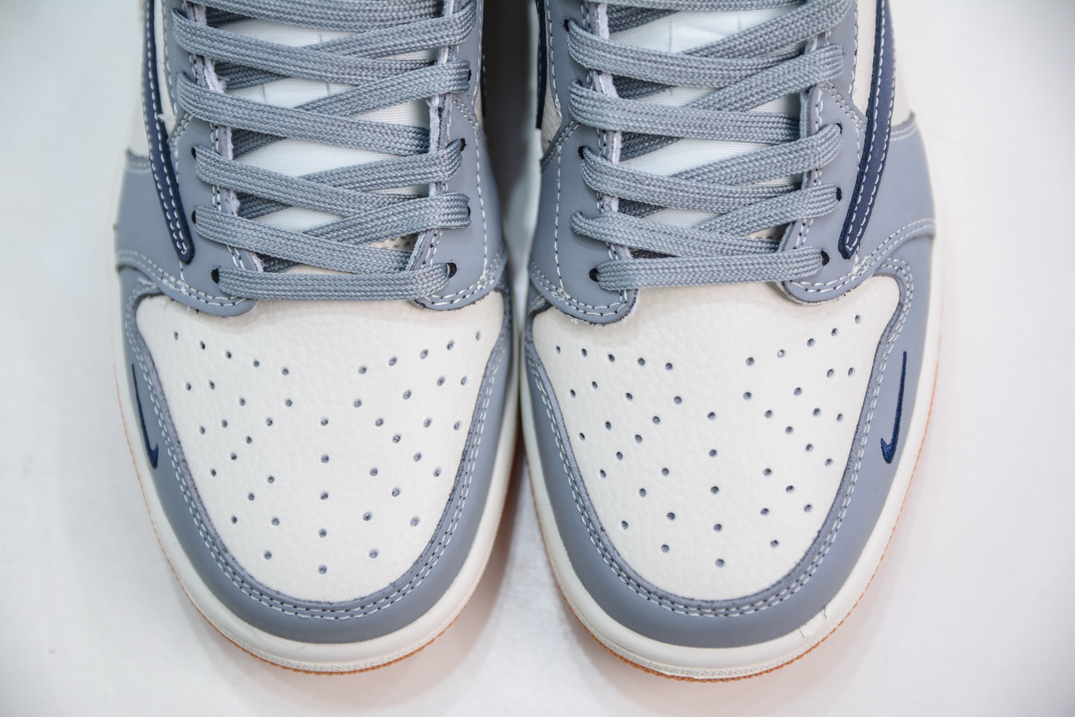 270  Travis Scott x Air Jordan 1 Low 鬼脸米灰蓝生胶   LD2025-005