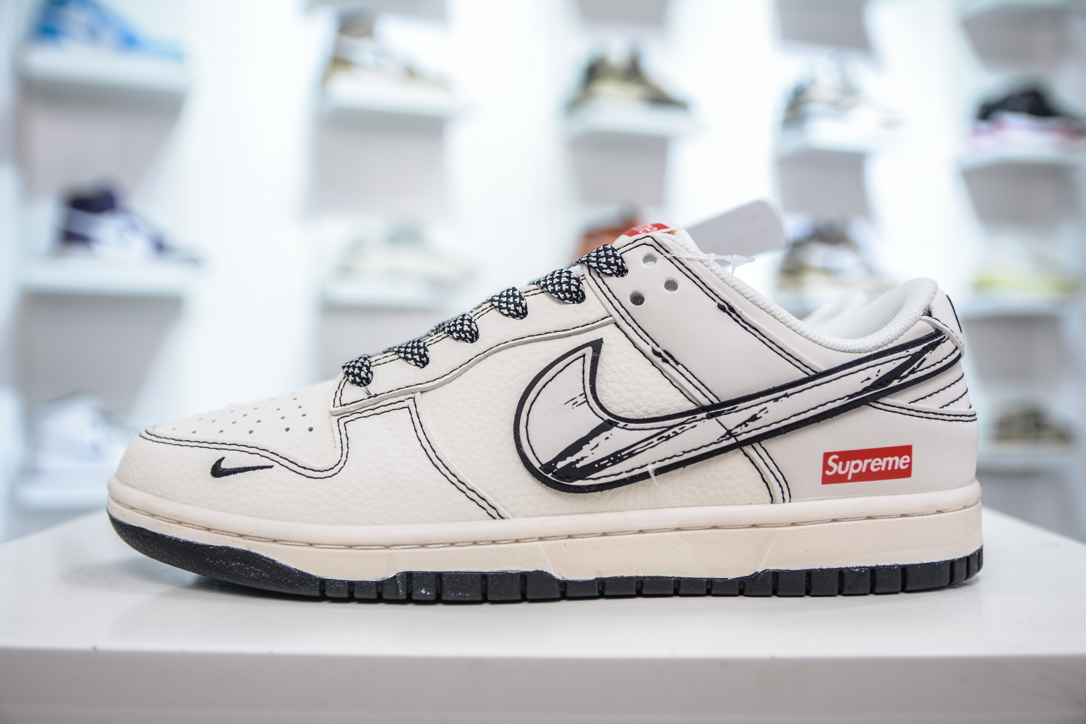280  Nike SB Dunk Low x Supreme SUP联名-白黑涂鸦黑线  JJ2508-560