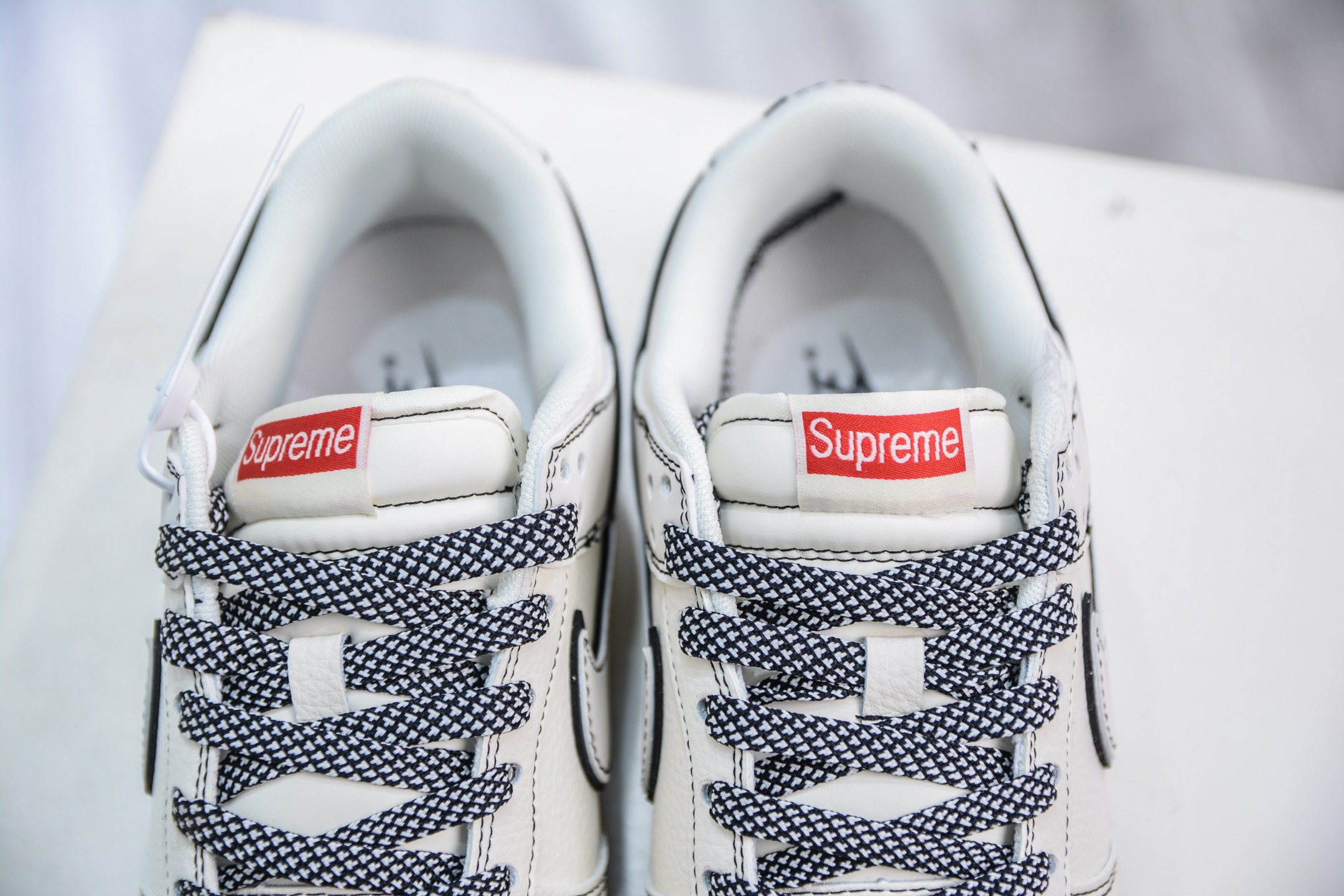 280  Nike SB Dunk Low x Supreme SUP联名-白黑涂鸦黑线  JJ2508-560