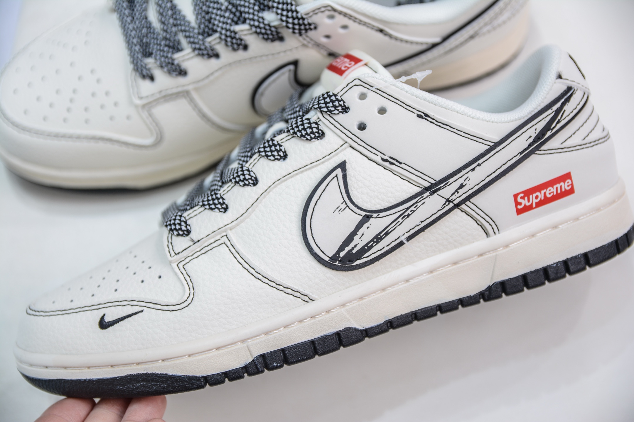 280  Nike SB Dunk Low x Supreme SUP联名-白黑涂鸦黑线  JJ2508-560