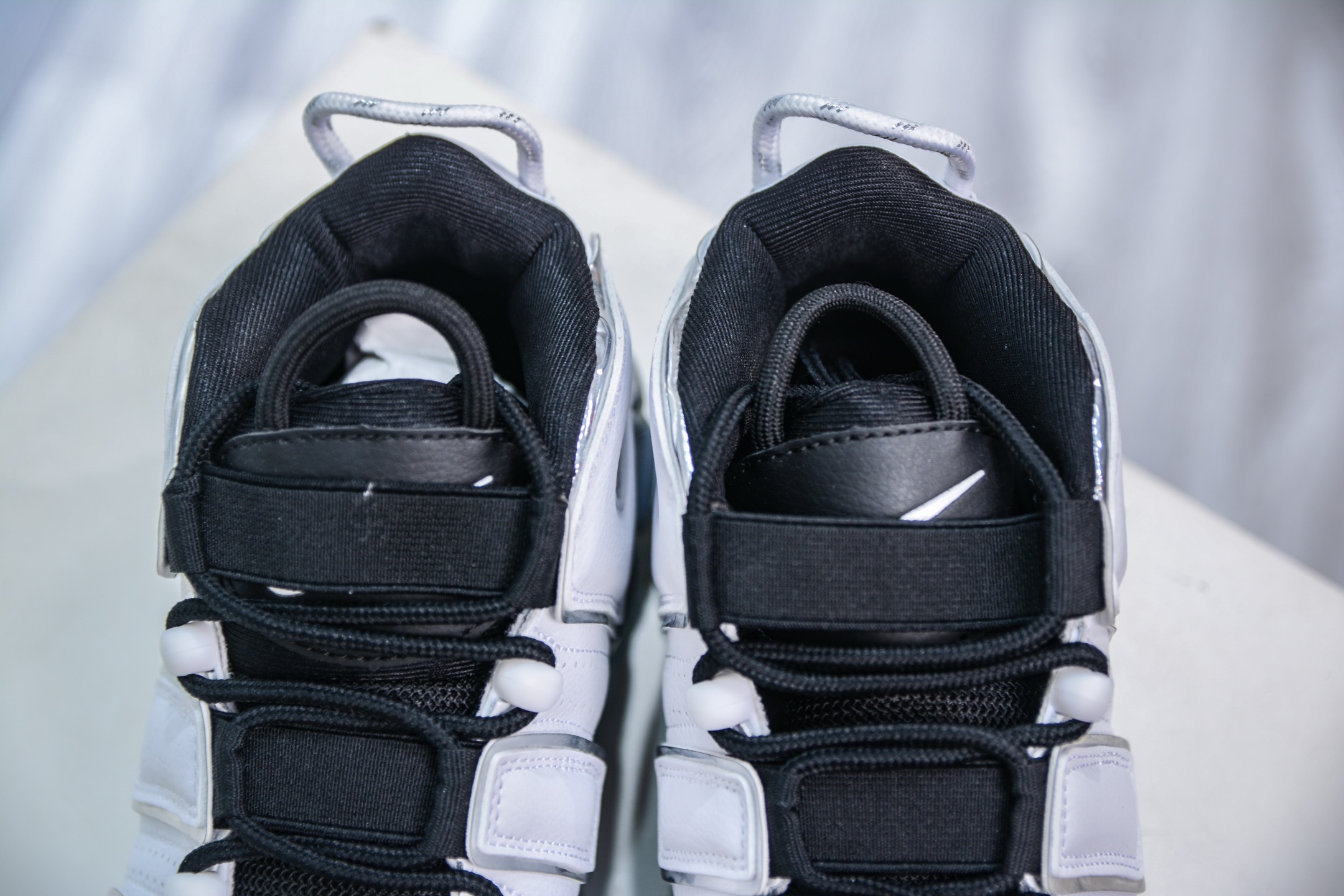  
纯原 NK Air More Uptempo ’96 OG 皮蓬大AIR 以流行于街头的涂鸦文化为设