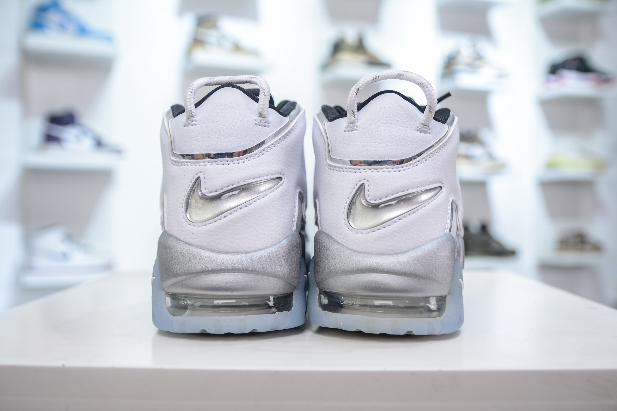  
纯原 NK Air More Uptempo ’96 OG 皮蓬大AIR 以流行于街头的涂鸦文化为设