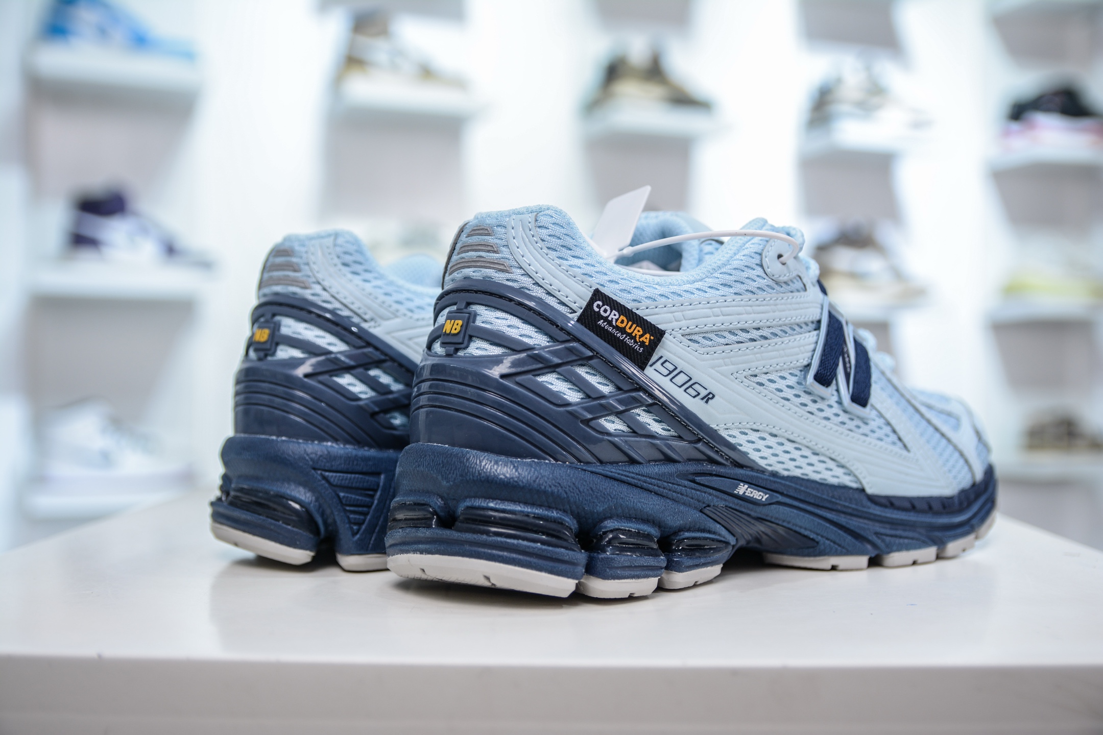 210  T版纯原 New Balance M1906R系列 复古老爹防滑耐磨低帮 跑步鞋  M1906CDA
