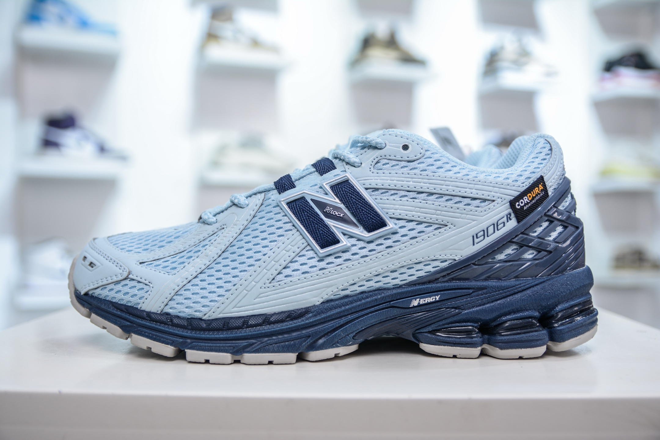 210  T版纯原 New Balance M1906R系列 复古老爹防滑耐磨低帮 跑步鞋  M1906CDA