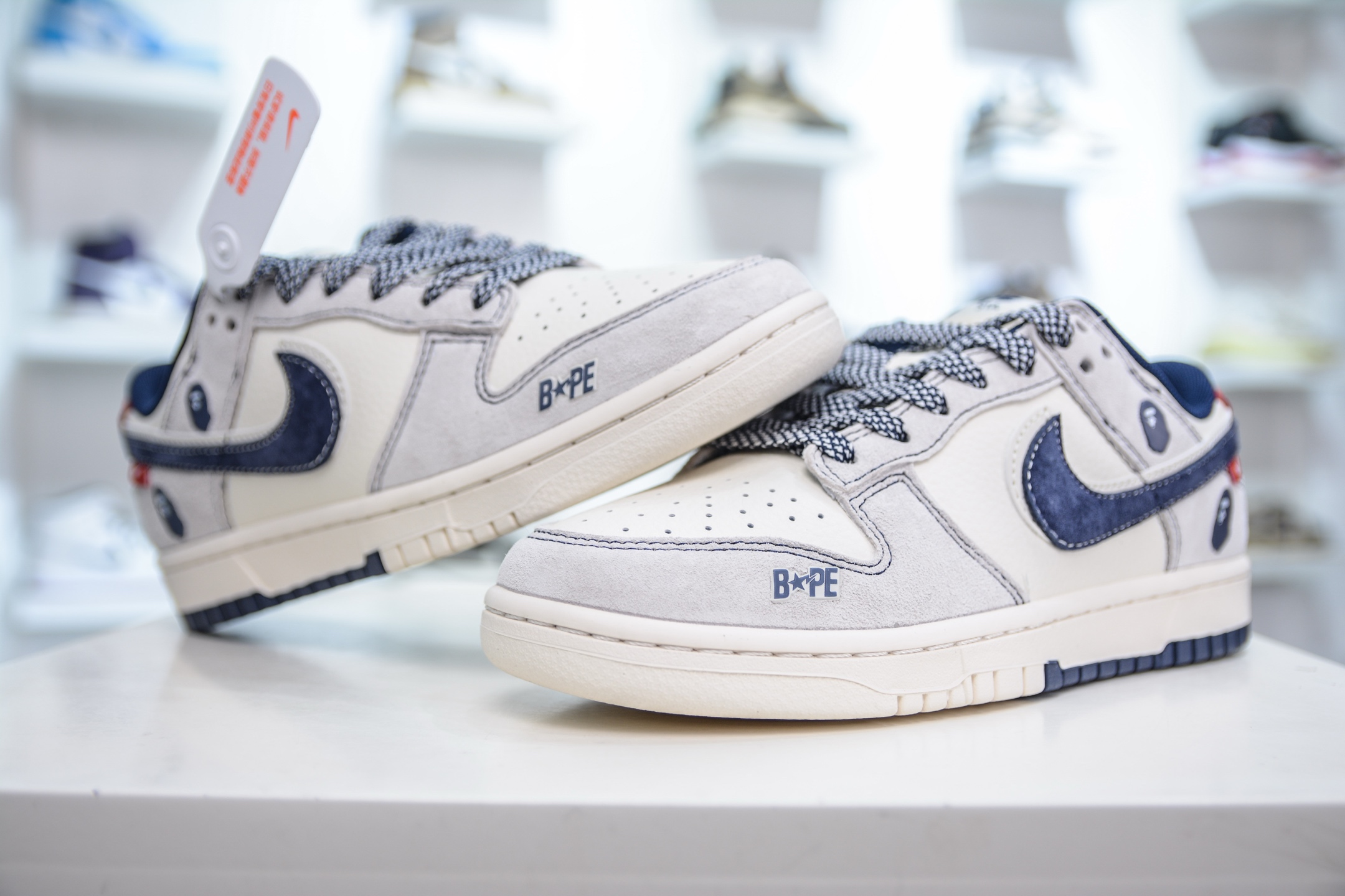 280   Nike SB Dunk Low x BAPE 猿人头联名-白蓝双勾  SJ2558-018