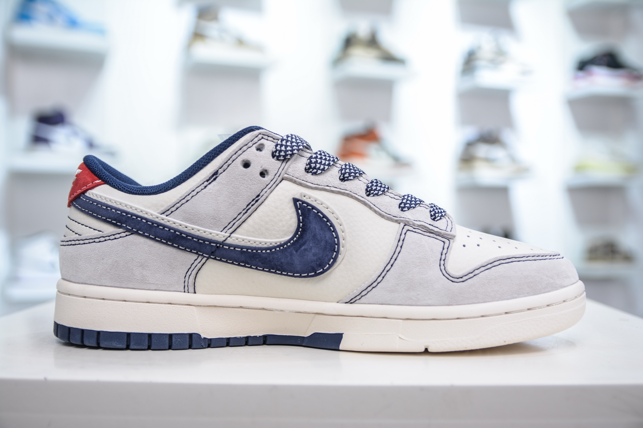 280   Nike SB Dunk Low x BAPE 猿人头联名-白蓝双勾  SJ2558-018