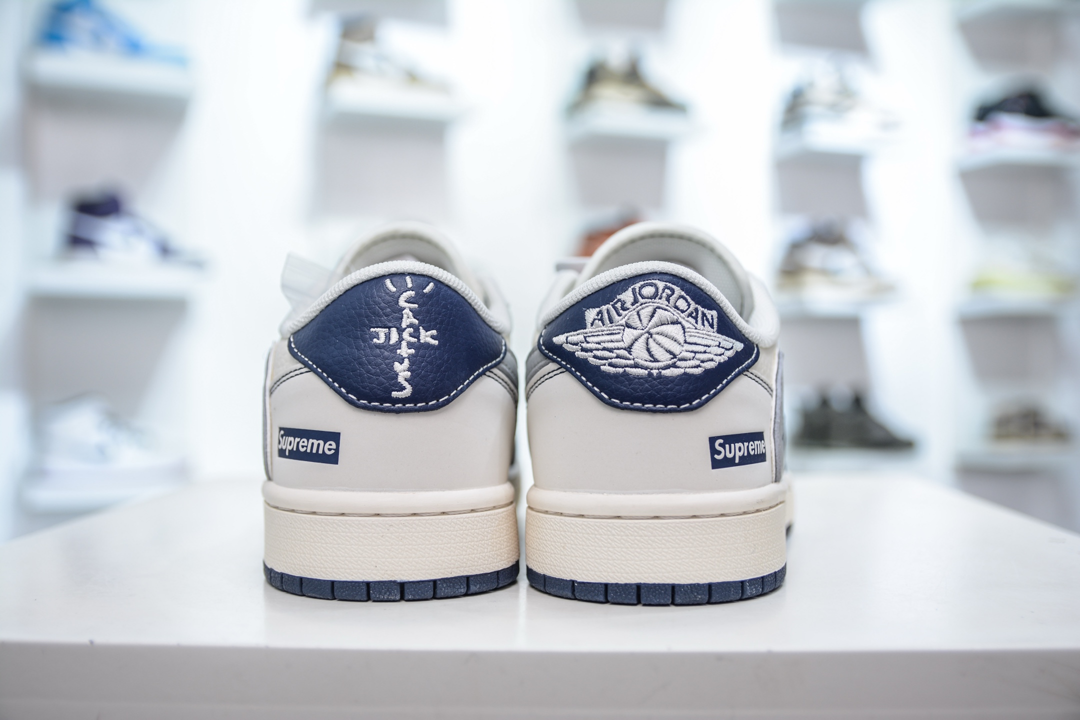 270   TS x Air Jordan 1 Retro Low x Supreme  SUP联名-白灰蓝  XS7089-549