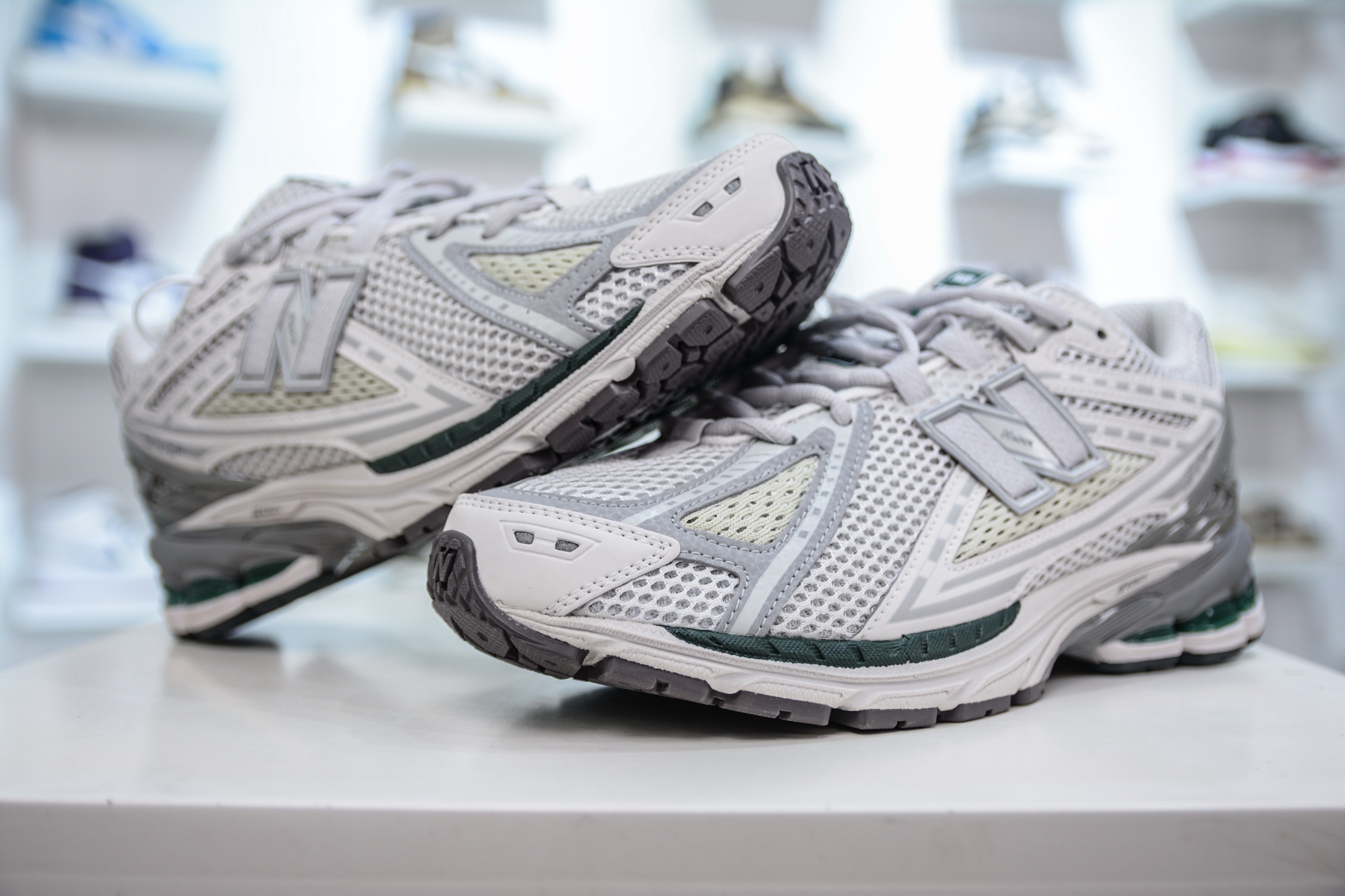 210  T版纯原 New Balance M1906R系列 复古老爹防滑耐磨低帮 跑步鞋   M1906RGP