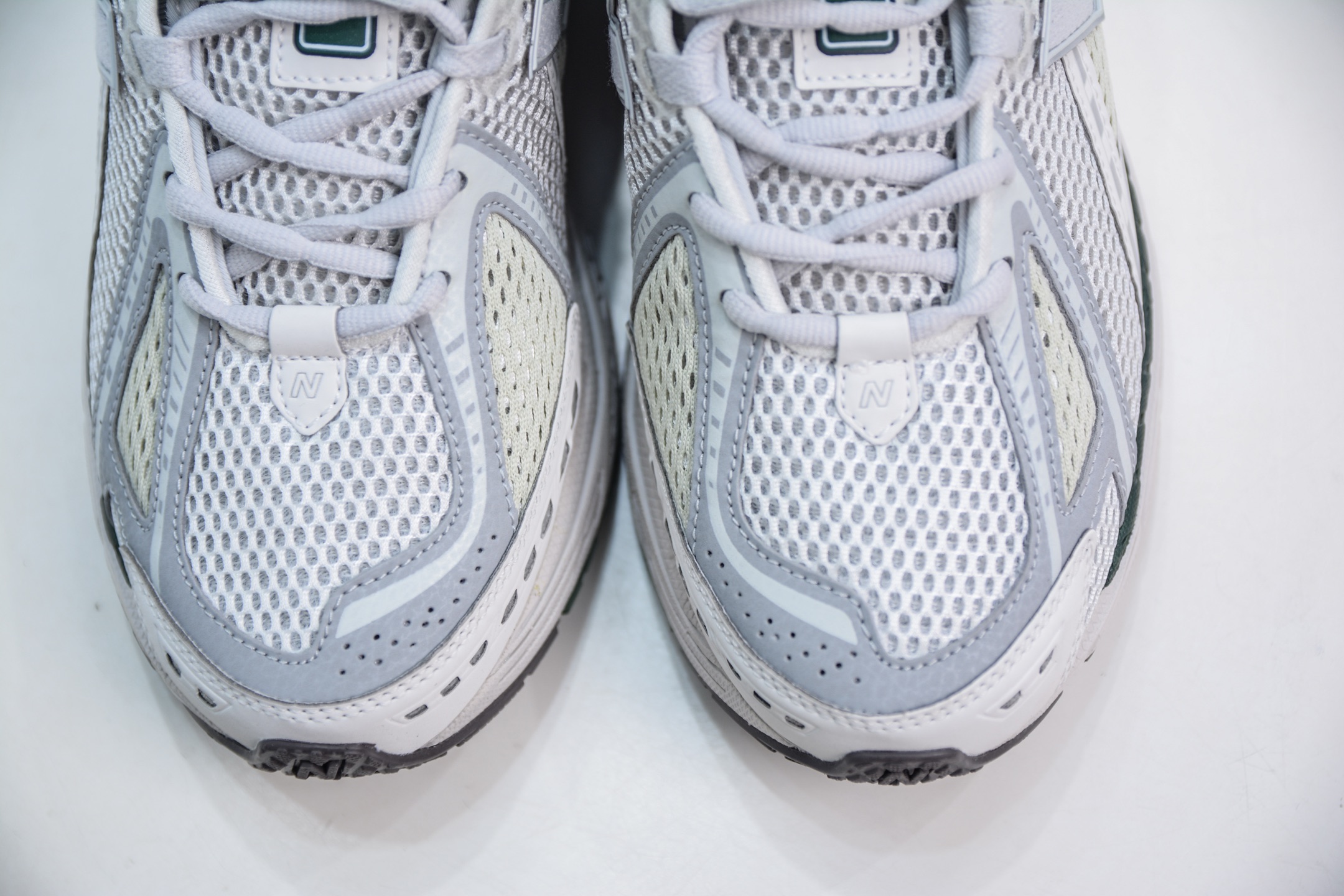 210  T版纯原 New Balance M1906R系列 复古老爹防滑耐磨低帮 跑步鞋   M1906RGP