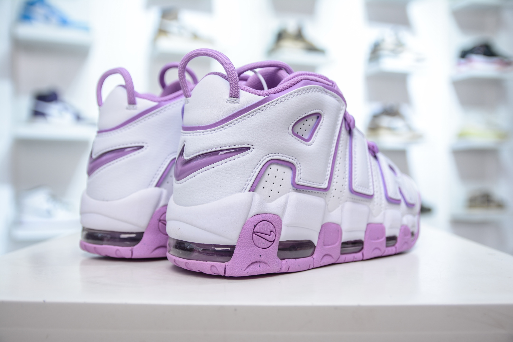  
纯原 NK Air More Uptempo ’96 OG 皮蓬大AIR 以流行于街头的涂鸦文化为设
