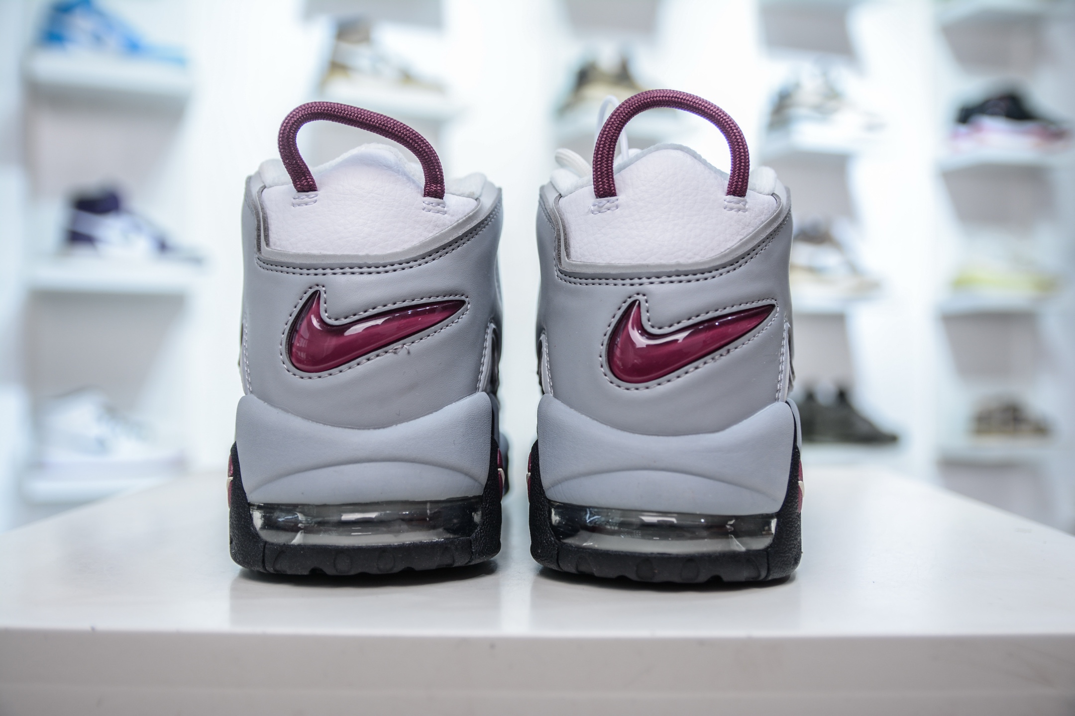  
纯原 NK Air More Uptempo ’96 OG 皮蓬大AIR 以流行于街头的涂鸦文化为设