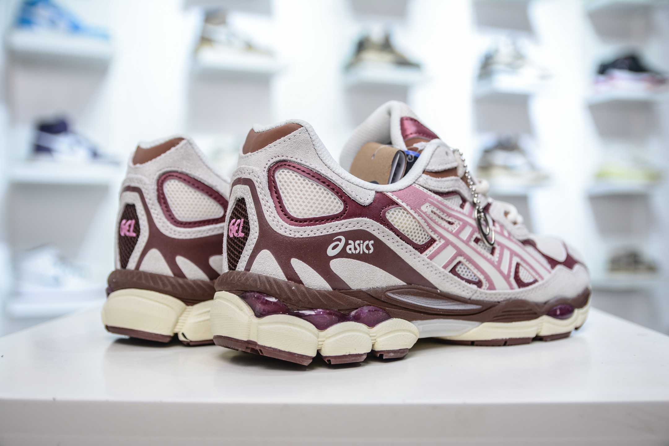 200  Asics Gel-NYC 纯原版本 亚瑟士运动休闲透气专业跑鞋  1203A788-100