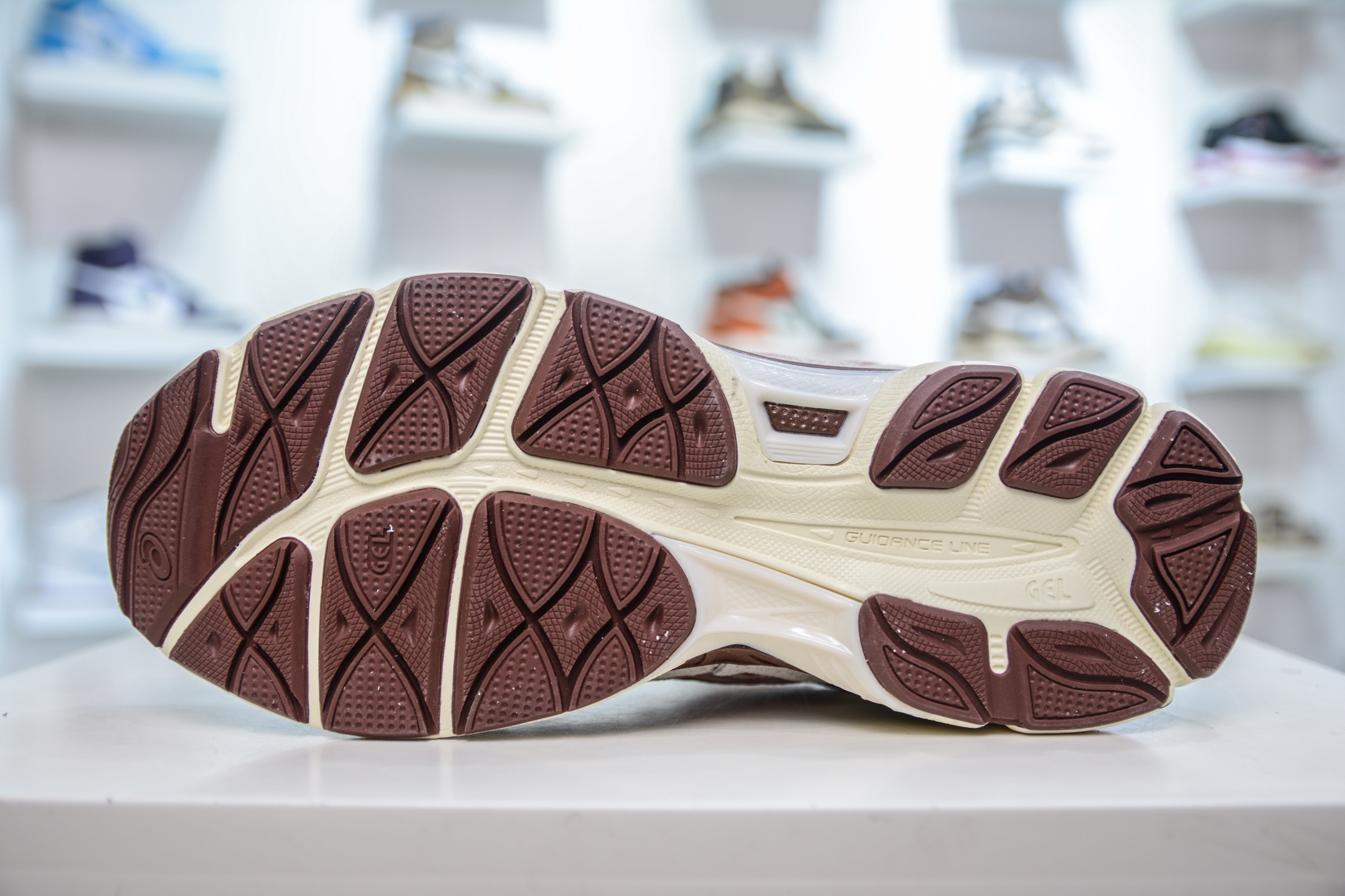 200  Asics Gel-NYC 纯原版本 亚瑟士运动休闲透气专业跑鞋  1203A788-100