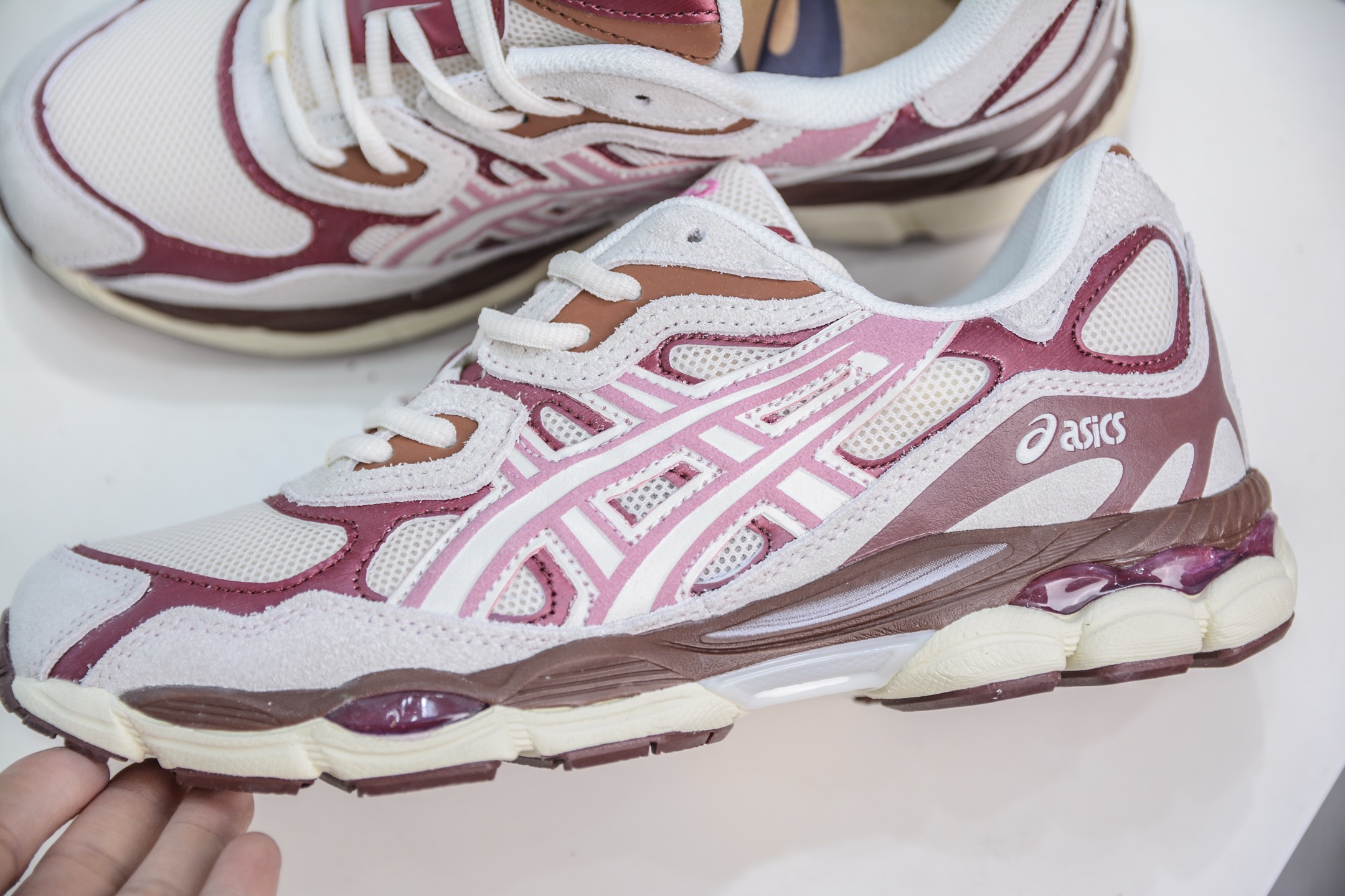 200  Asics Gel-NYC 纯原版本 亚瑟士运动休闲透气专业跑鞋  1203A788-100