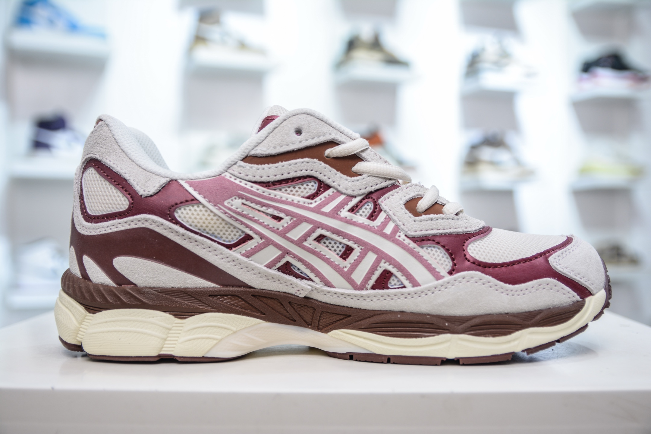 200  Asics Gel-NYC 纯原版本 亚瑟士运动休闲透气专业跑鞋  1203A788-100