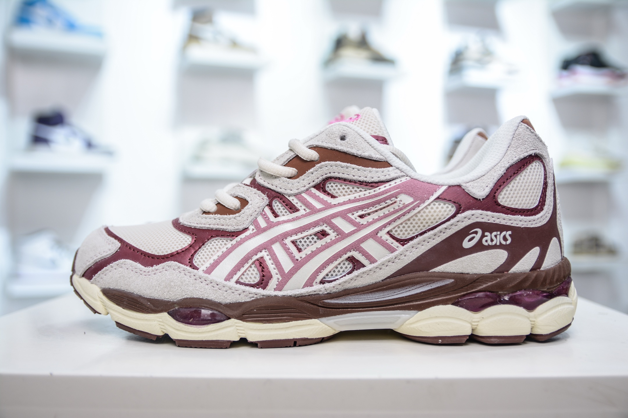 200  Asics Gel-NYC 纯原版本 亚瑟士运动休闲透气专业跑鞋  1203A788-100