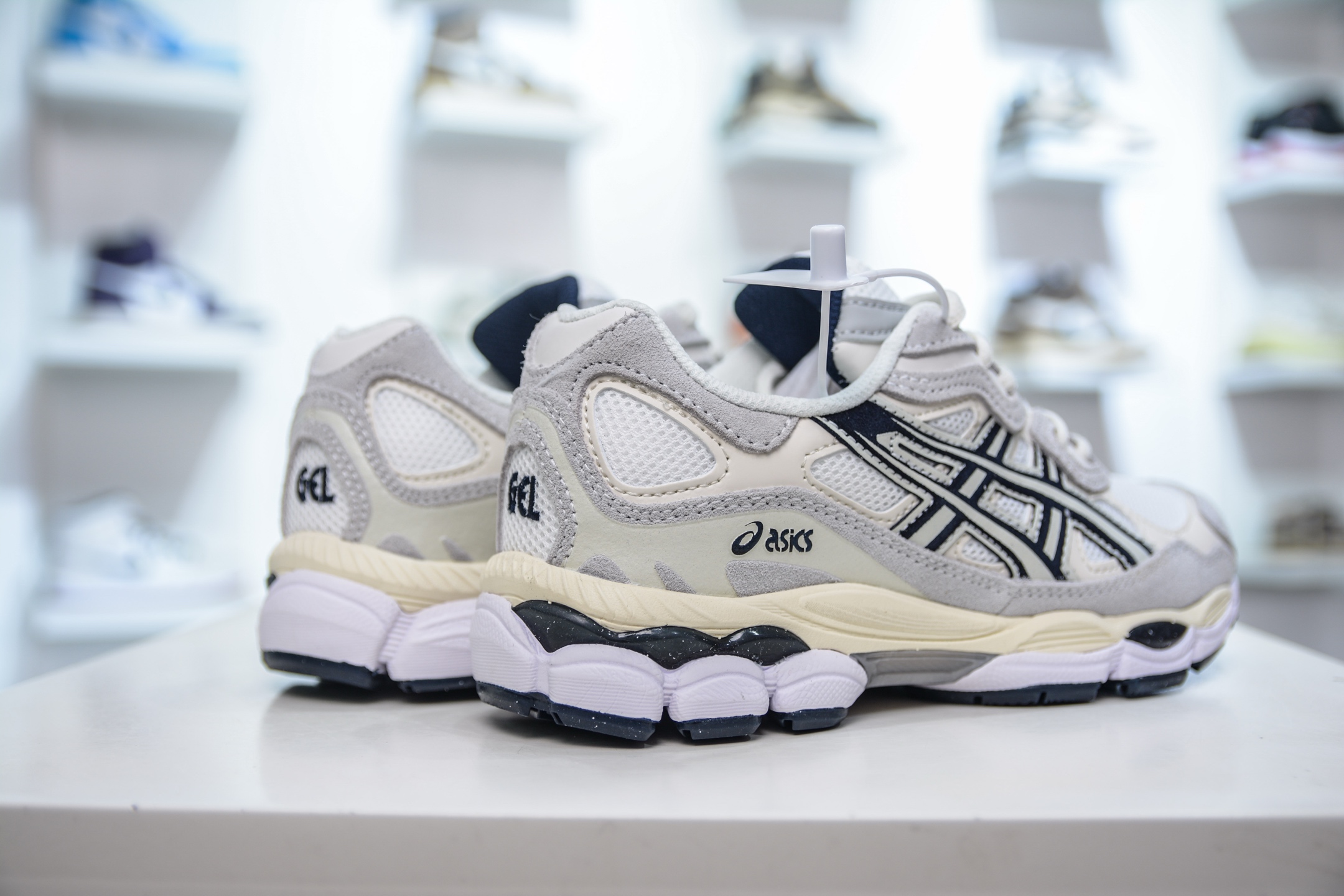 200  Asics Gel-NYC 纯原版本 亚瑟士运动休闲透气专业跑鞋  1203A788-101