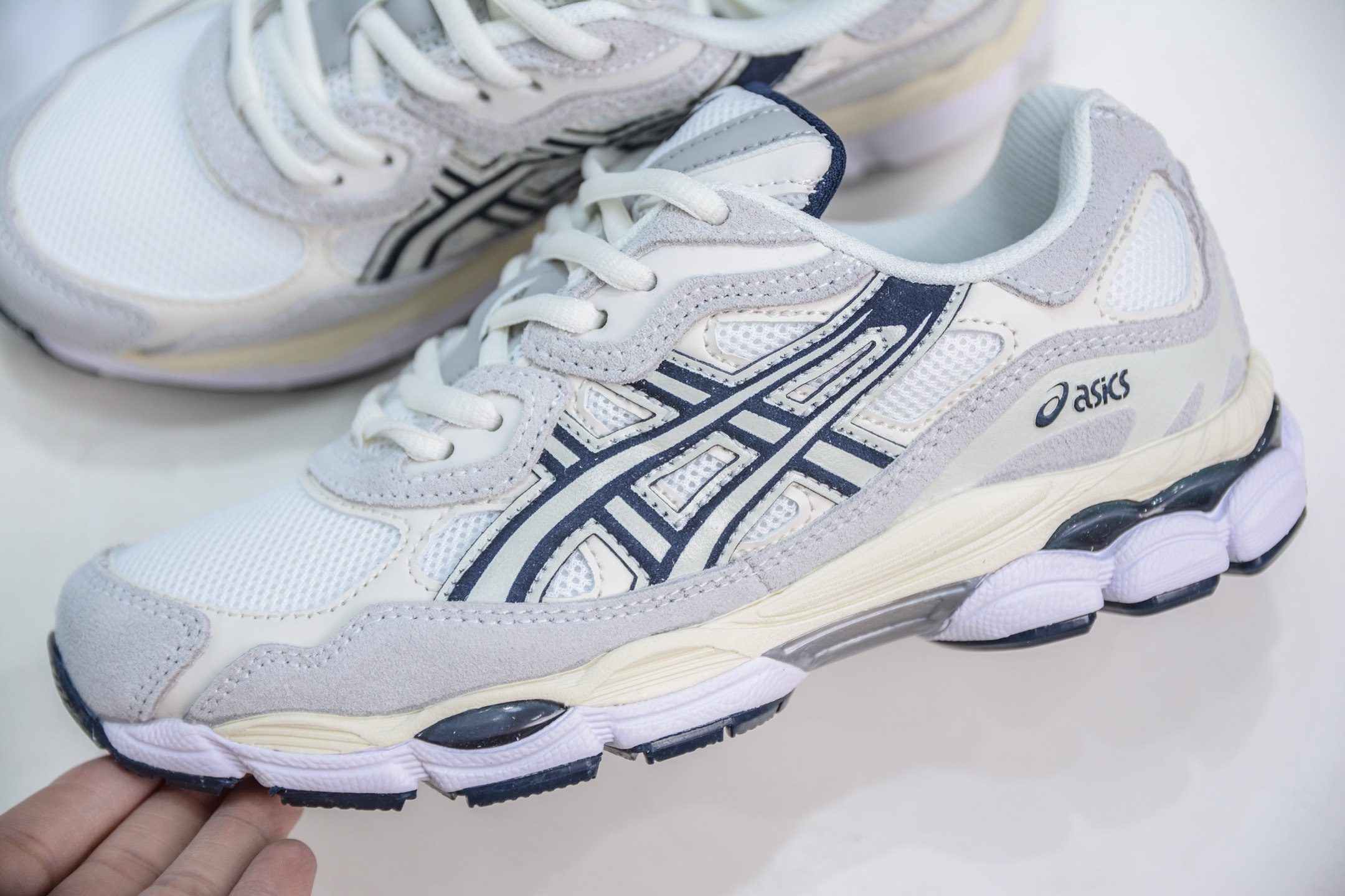 200  Asics Gel-NYC 纯原版本 亚瑟士运动休闲透气专业跑鞋  1203A788-101