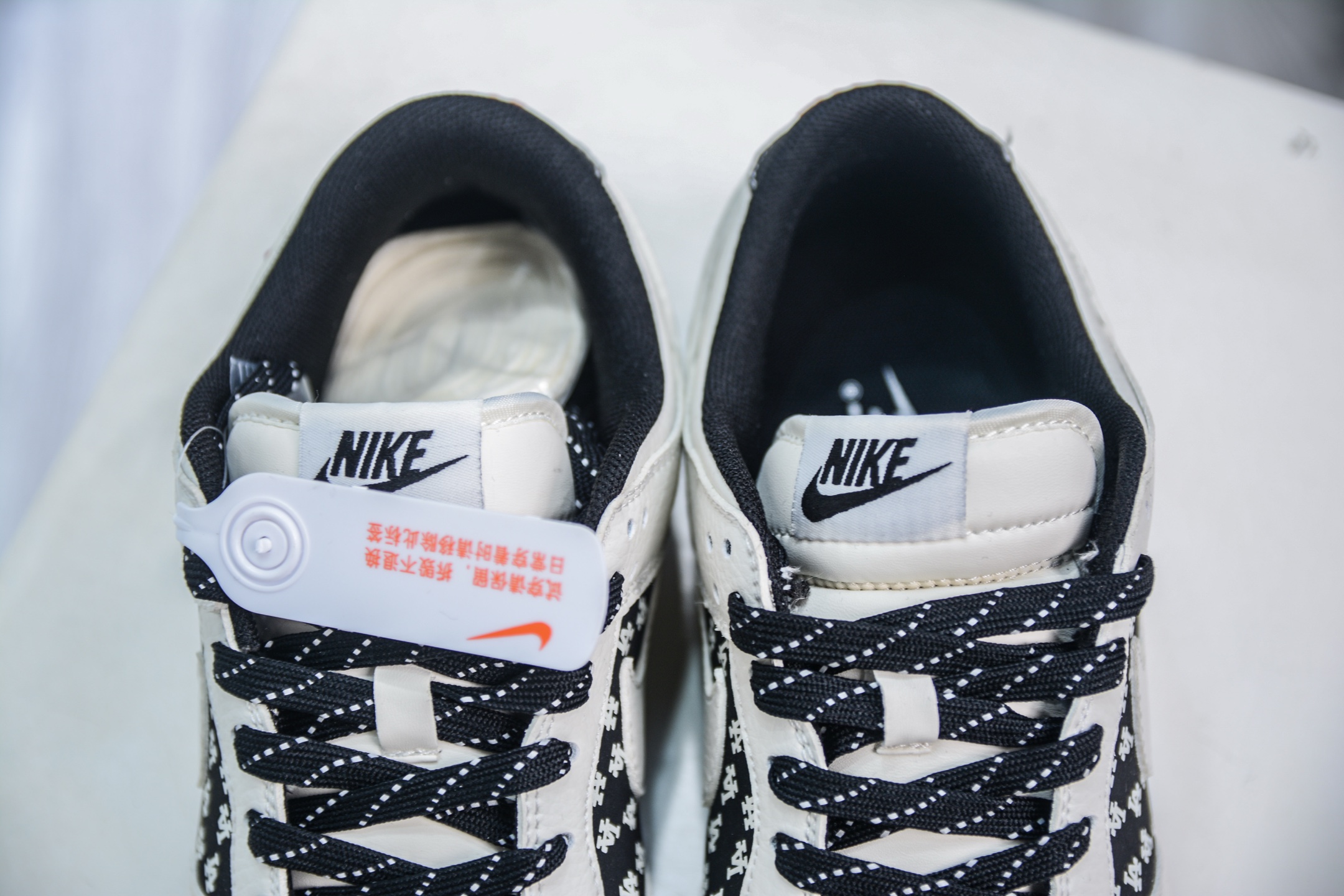 300  Nike SB Dunk Low x MLB 洋基队联名-白黑弹幕  CS1688-101