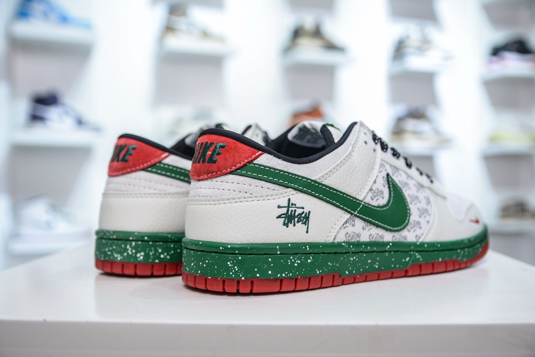 280  Nike SB Dunk Low x Stussy 斯图西联名-白绿红小钩  SC9207-406