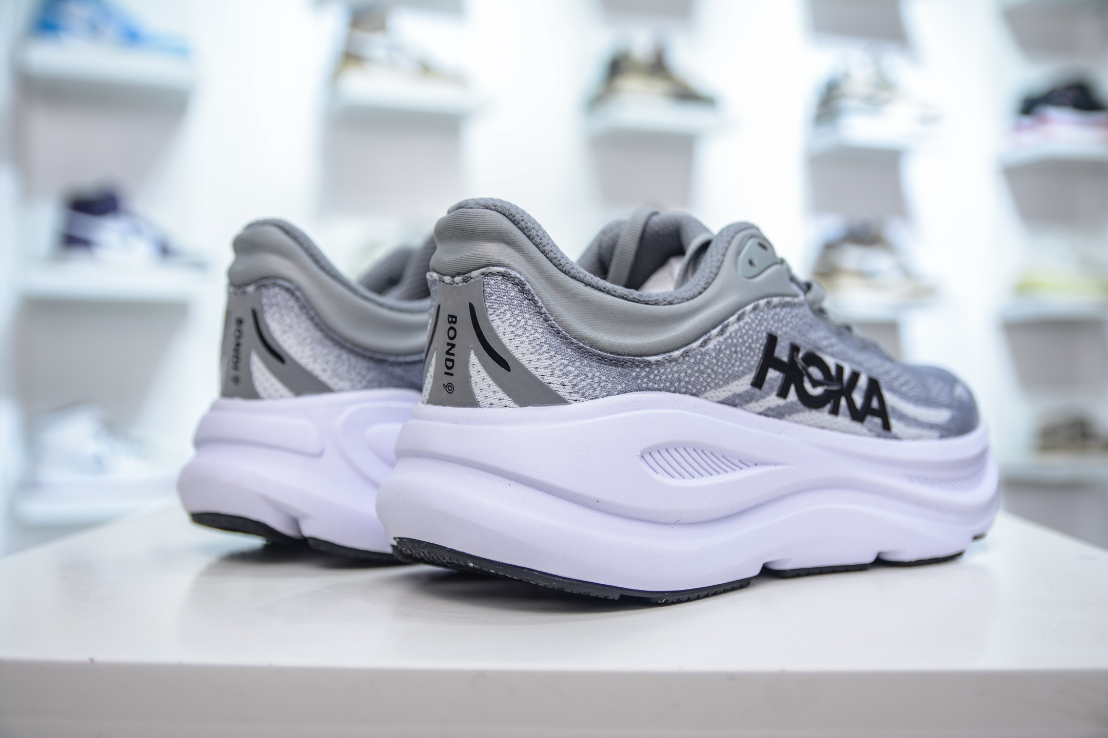 200   HOKA One One Clifton 9 Low  1162013/GCTC