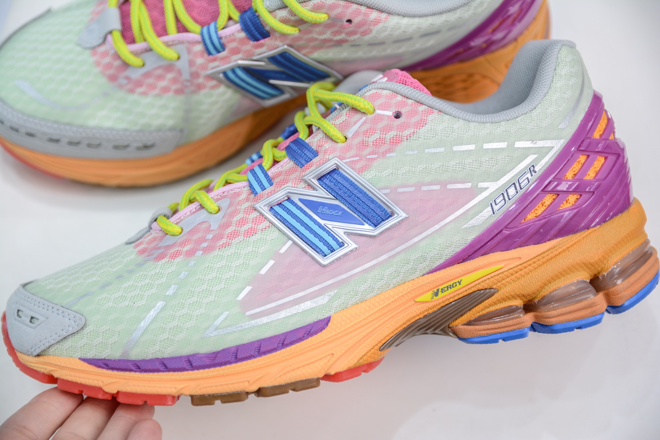 210   T版纯原 New Balance M1906R系列 复古老爹防滑耐磨低帮 跑步鞋    M1906RKL