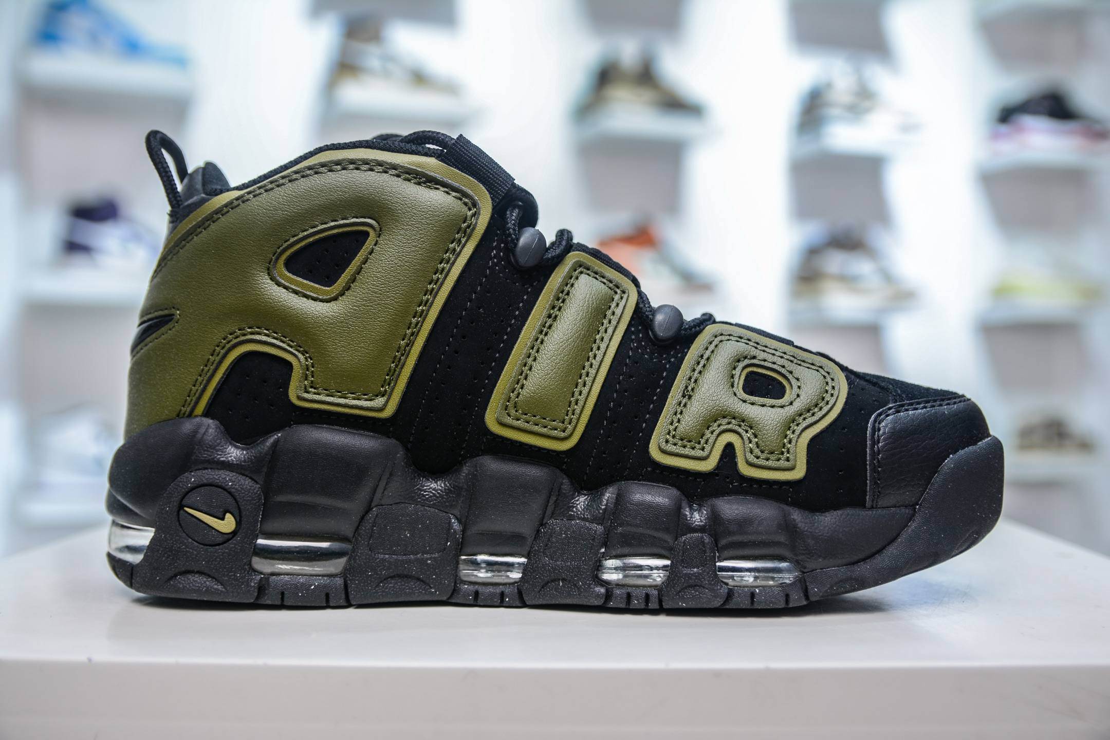 260  PP版纯原 NK Air More Uptempo ’96 OG 皮蓬大AIR 以流行于街头的涂鸦文化为设计灵感 DH8011-001