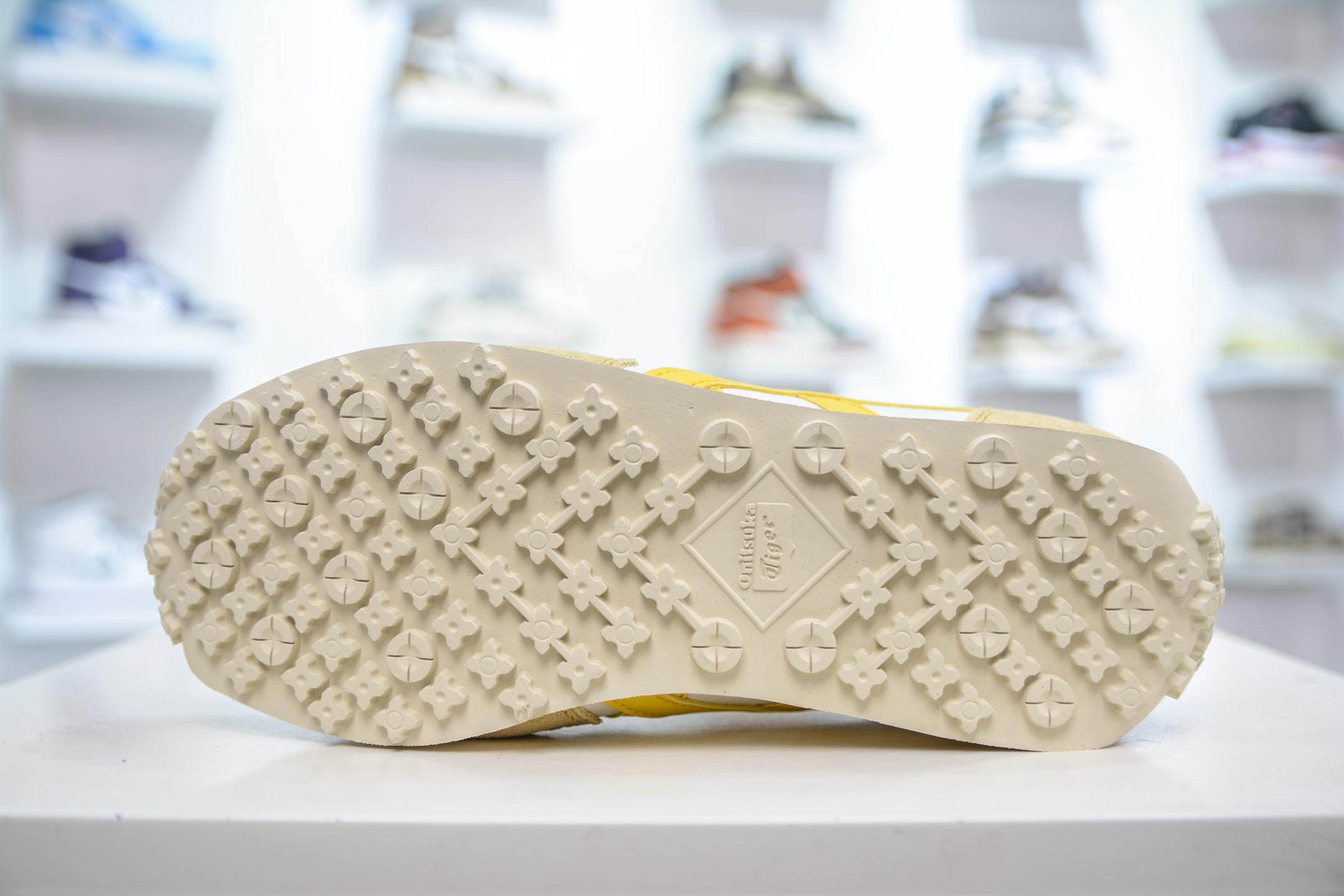 170  鬼冢虎Onitsuka Tiger California 78系列 FS11超舒适缓震复合底 透气跑步鞋  1183B411-750