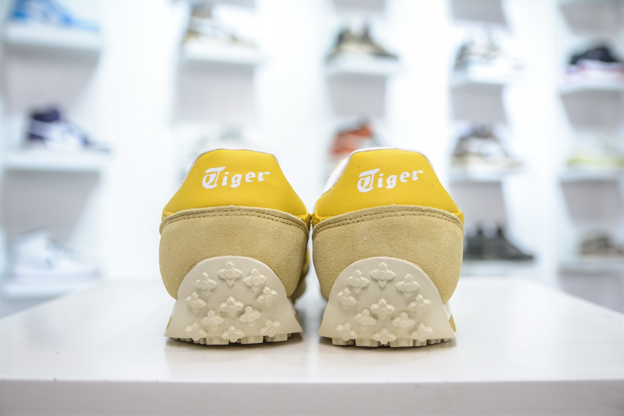 170  鬼冢虎Onitsuka Tiger California 78系列 FS11超舒适缓震复合底 透气跑步鞋  1183B411-750