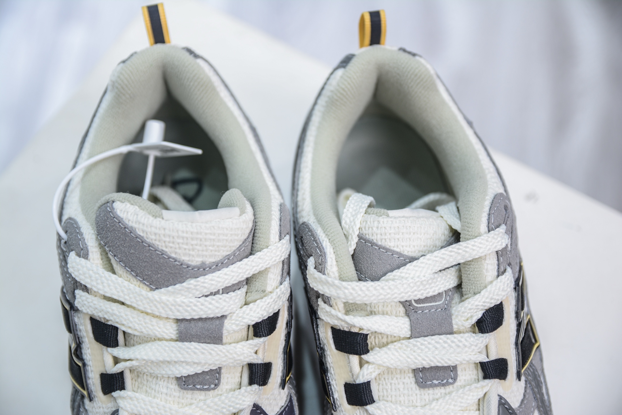 210  T版纯原 New Balance M1906R系列 复古老爹防滑耐磨低帮 跑步鞋  M1906NG1