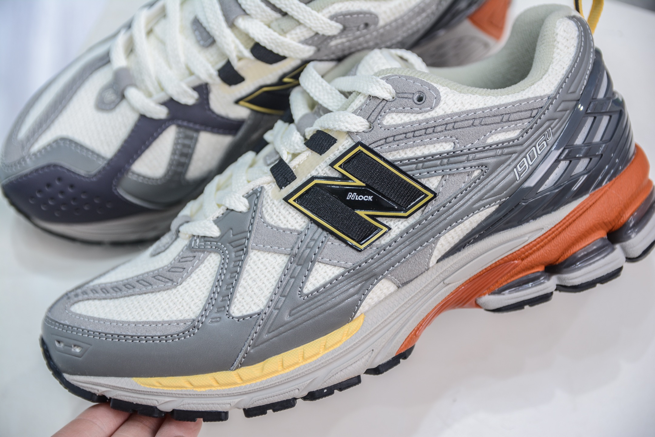 210  T版纯原 New Balance M1906R系列 复古老爹防滑耐磨低帮 跑步鞋  M1906NG1
