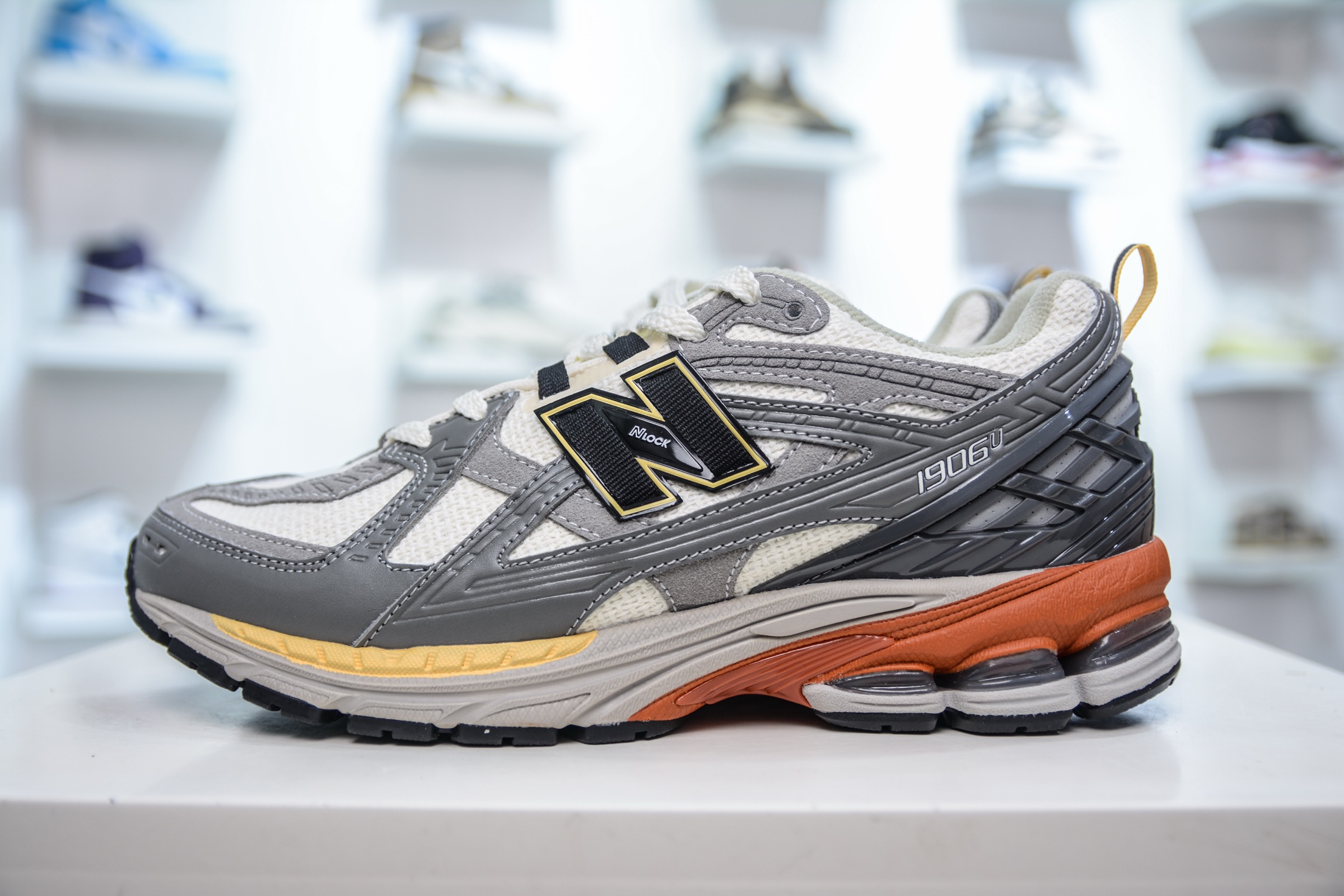 210  T版纯原 New Balance M1906R系列 复古老爹防滑耐磨低帮 跑步鞋  M1906NG1