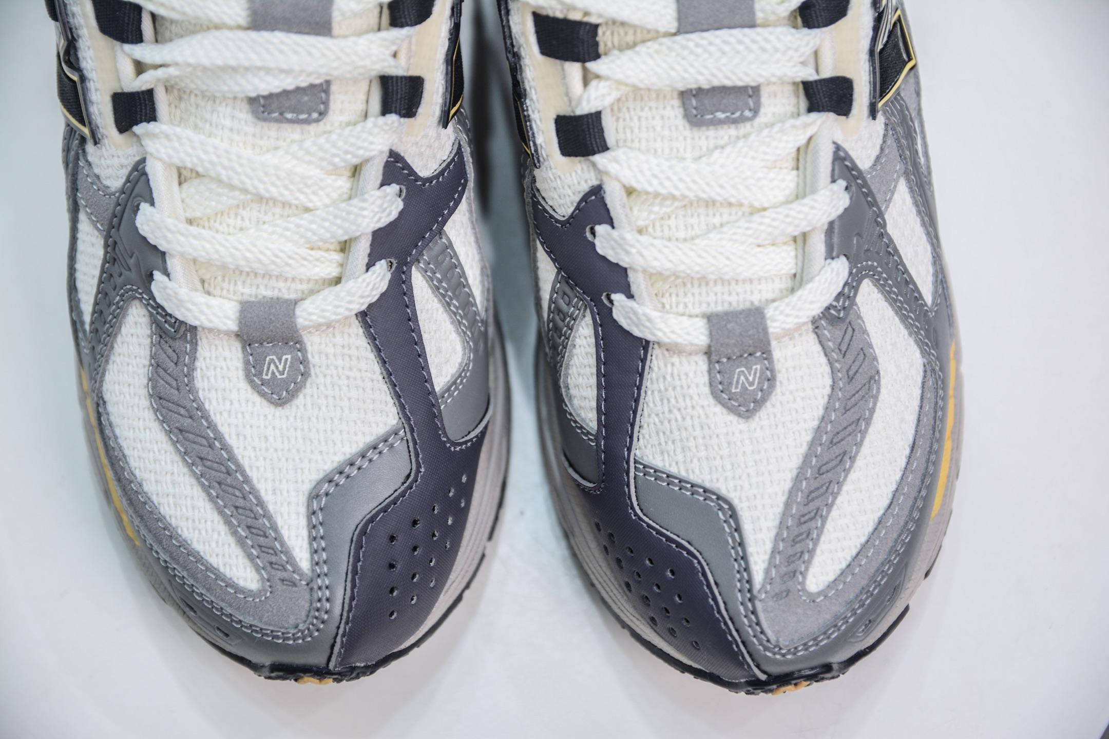 210  T版纯原 New Balance M1906R系列 复古老爹防滑耐磨低帮 跑步鞋  M1906NG1