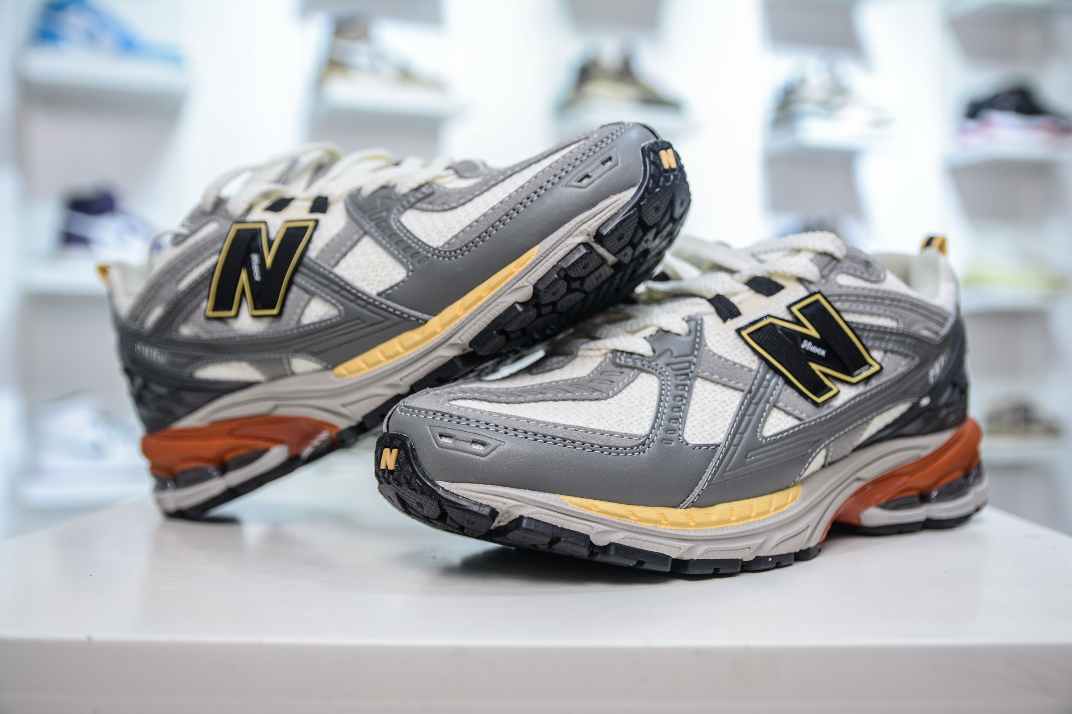 210  T版纯原 New Balance M1906R系列 复古老爹防滑耐磨低帮 跑步鞋  M1906NG1