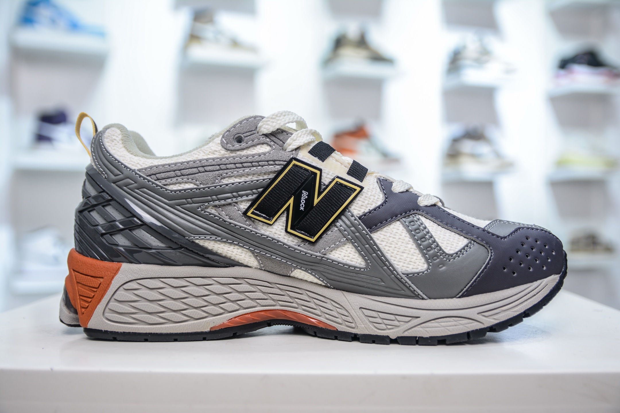 210  T版纯原 New Balance M1906R系列 复古老爹防滑耐磨低帮 跑步鞋  M1906NG1