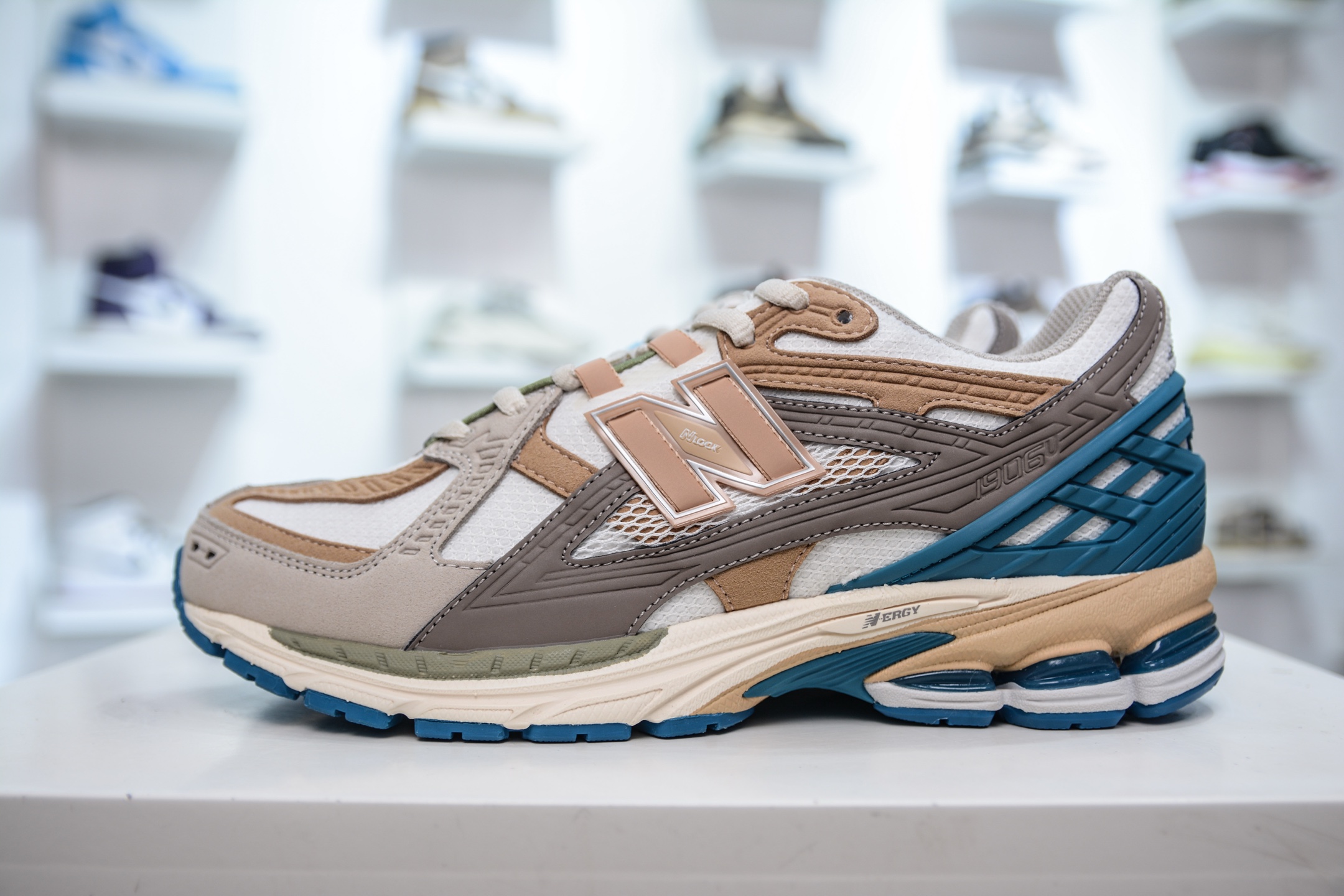 210  T版纯原 New Balance M1906R系列 复古老爹防滑耐磨低帮 跑步鞋  M1906NCS