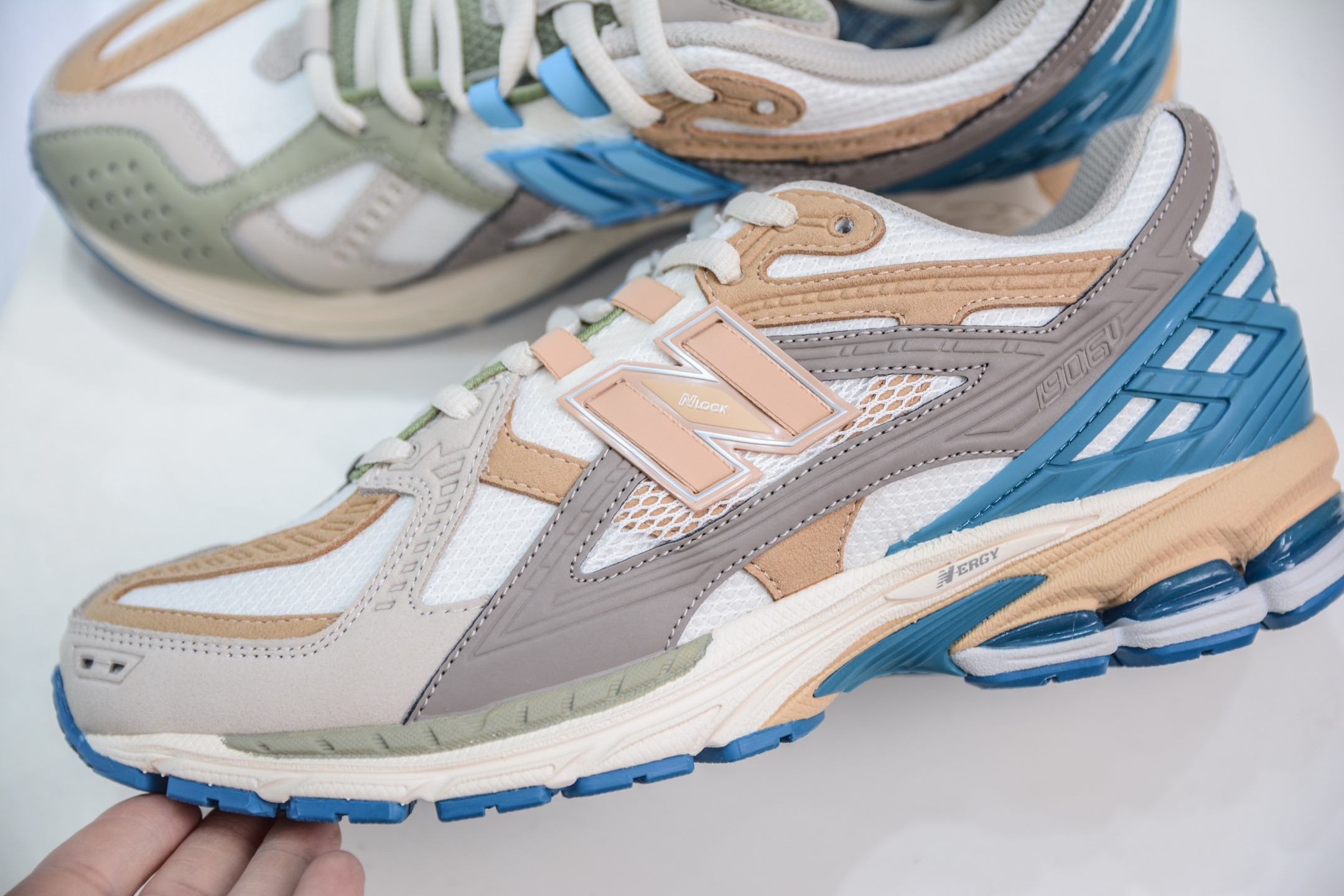 210  T版纯原 New Balance M1906R系列 复古老爹防滑耐磨低帮 跑步鞋  M1906NCS