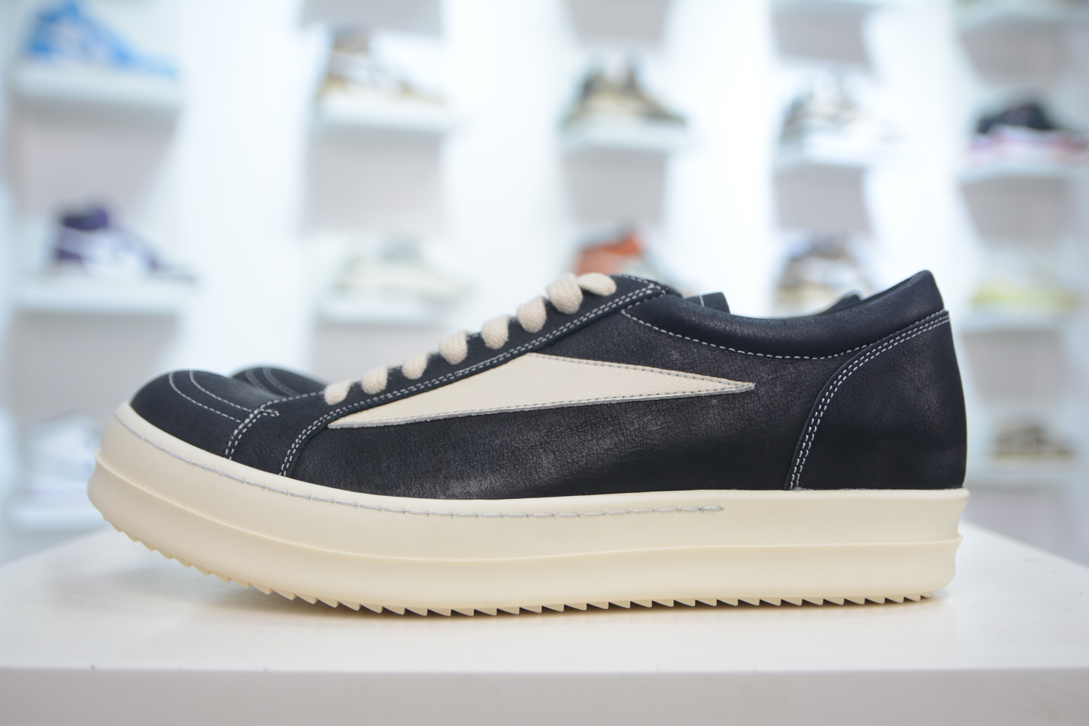 480  OG纯原 Rick Owens Drkshdw 瑞克·欧文斯低帮 黑白油蜡皮 时尚运动板鞋