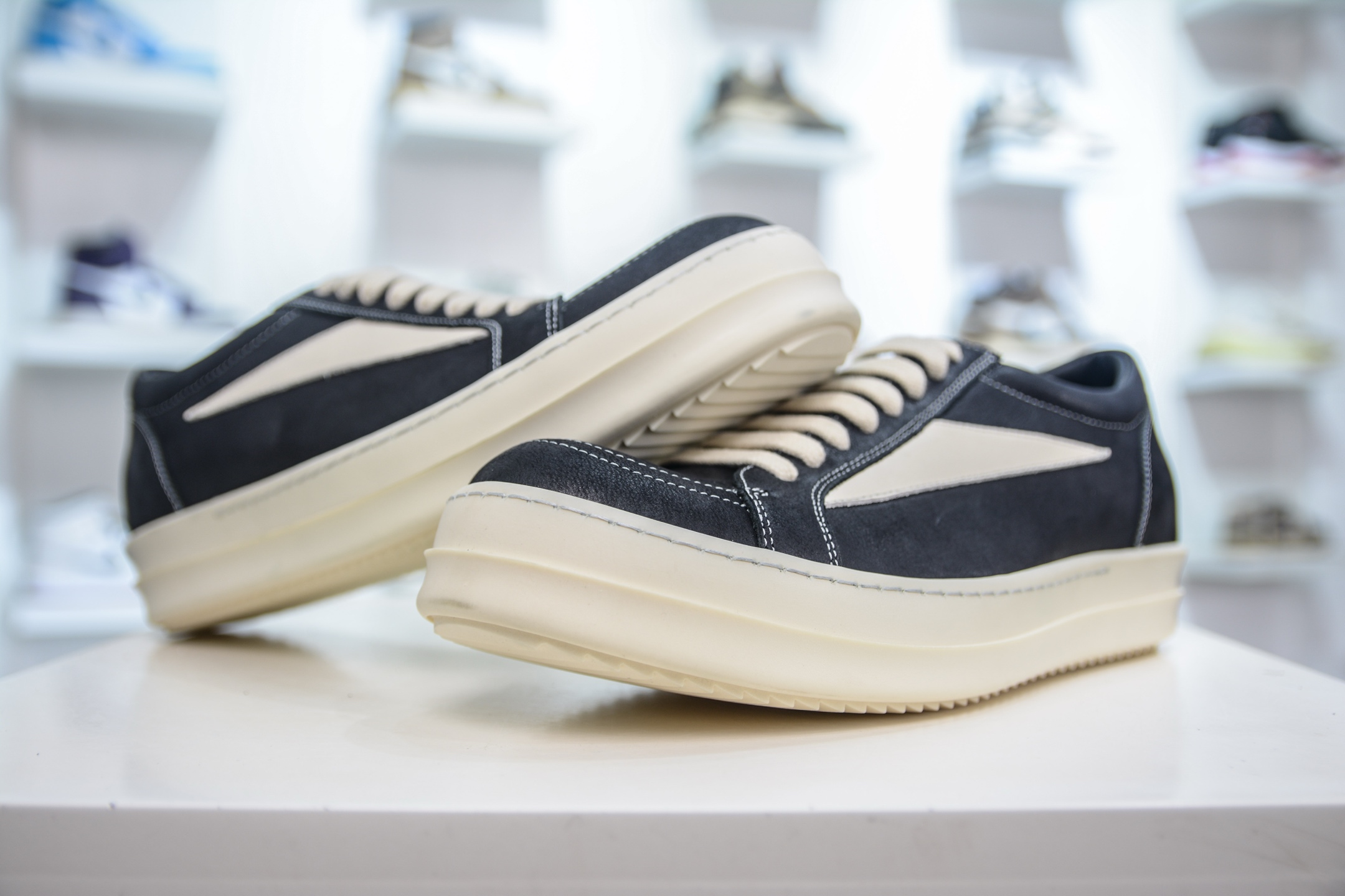 480  OG纯原 Rick Owens Drkshdw 瑞克·欧文斯低帮 黑白油蜡皮 时尚运动板鞋