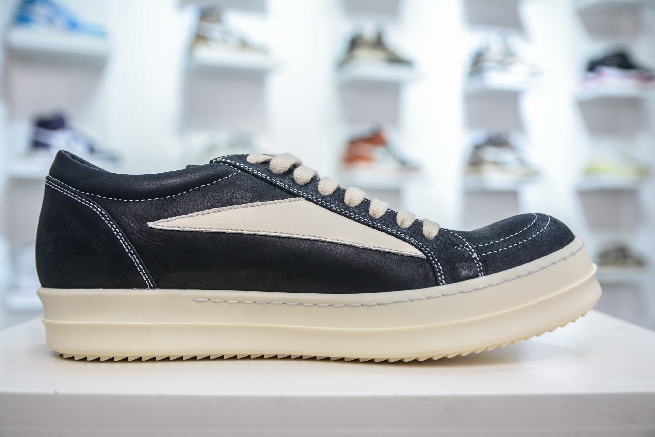 480  OG纯原 Rick Owens Drkshdw 瑞克·欧文斯低帮 黑白油蜡皮 时尚运动板鞋