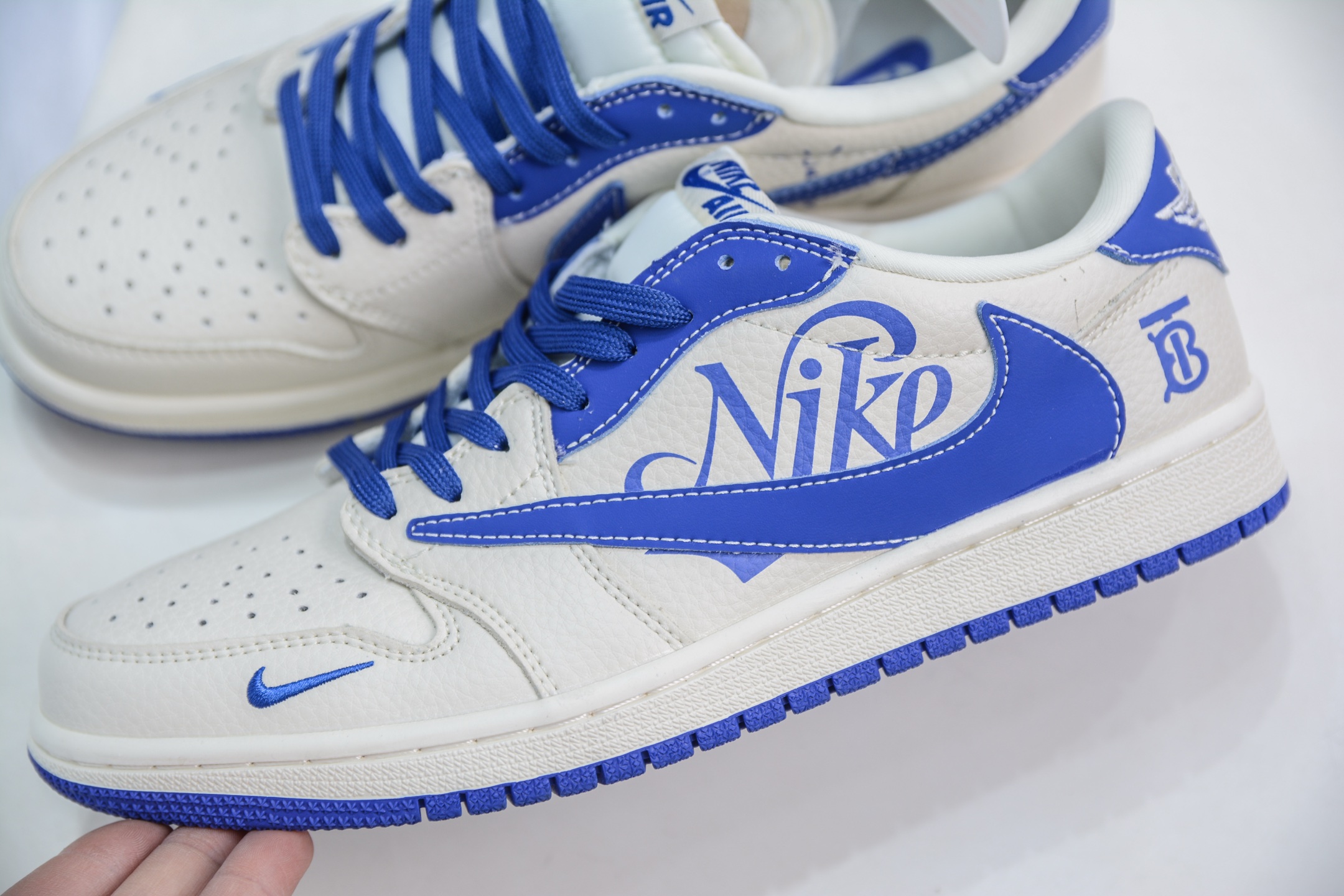 270  Travis Scott x Nike Air Jordan 1 Low x Burbrry 巴宝莉联名-白蓝   LD2025-007