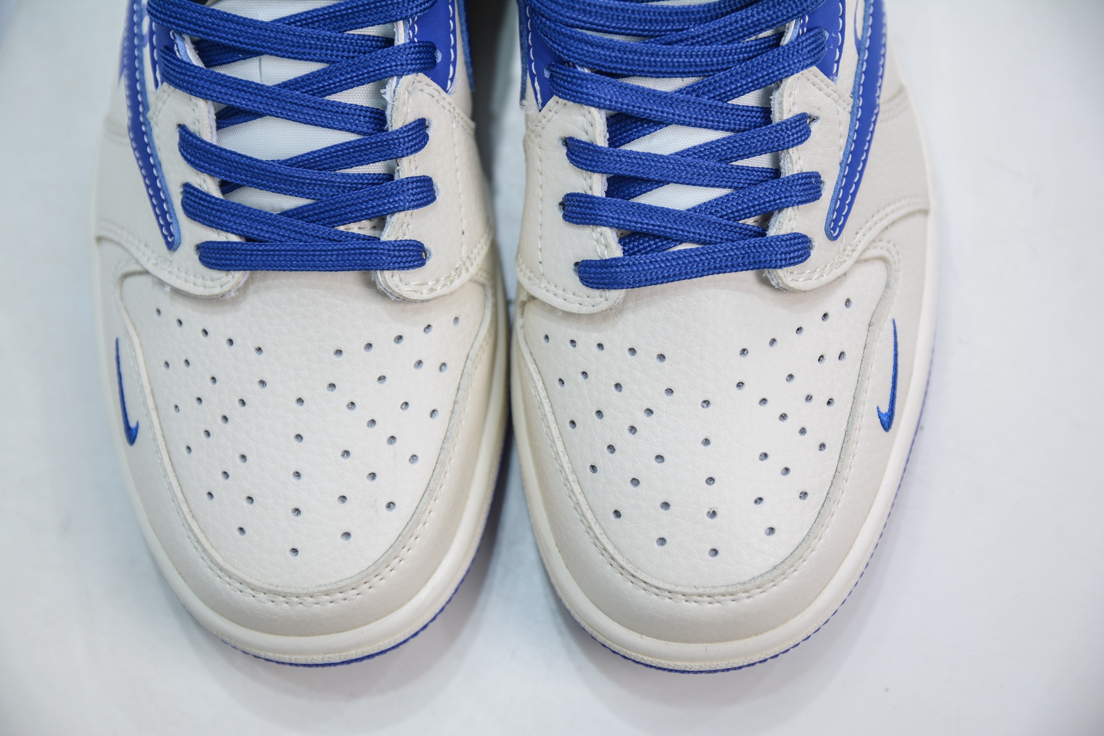 270  Travis Scott x Nike Air Jordan 1 Low x Burbrry 巴宝莉联名-白蓝   LD2025-007