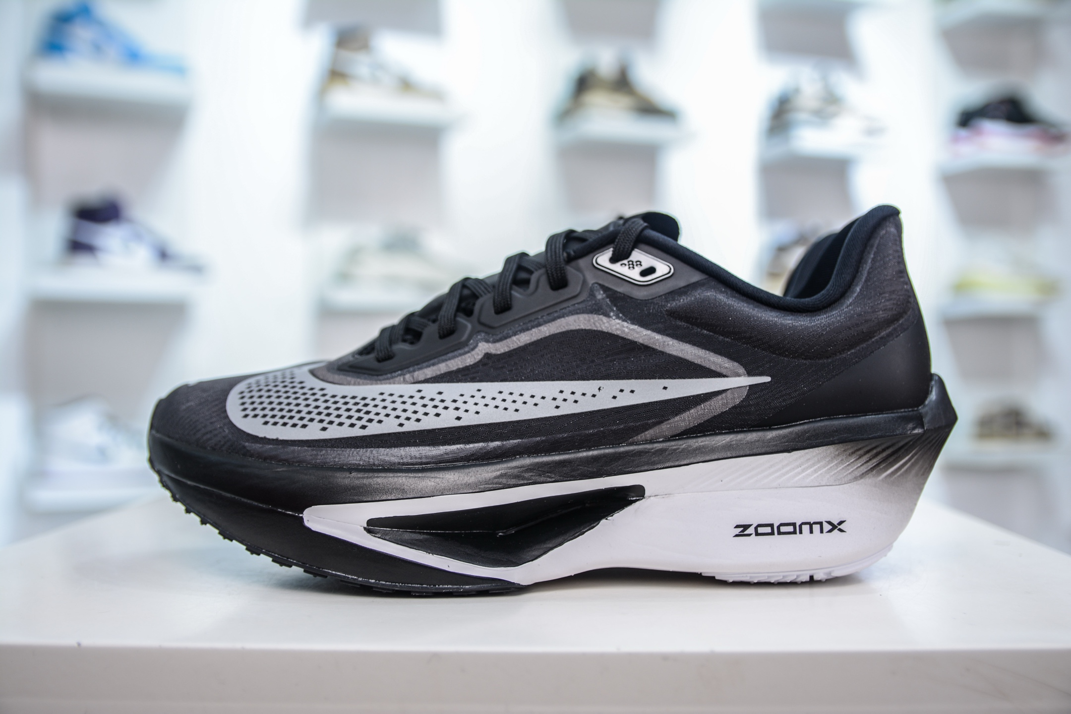 220  Nike Zoom Fly 6 耐克超弹轻盈跑步鞋 鞋款搭载  FN8454-001